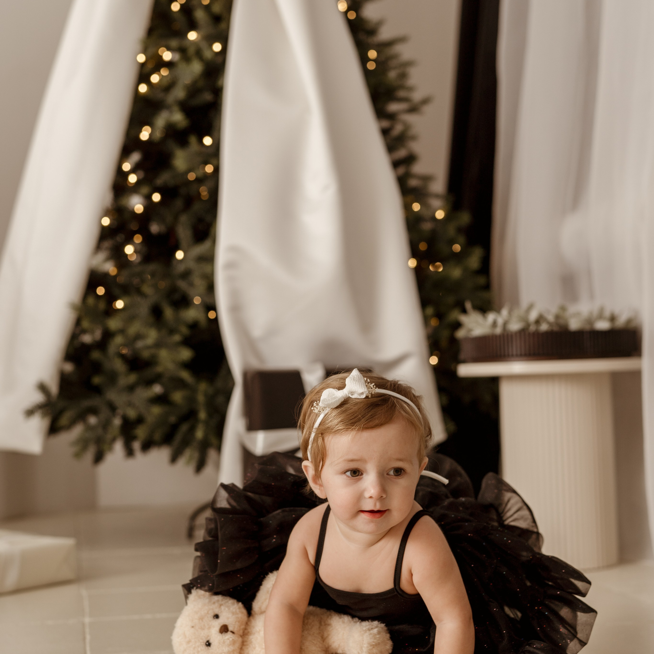 Sesja roczkowa i dziecięca w Łodzi. Fotograf Łódź - sesja ciążowa, noworodkowa, dziecięca. Studio w Łodzi