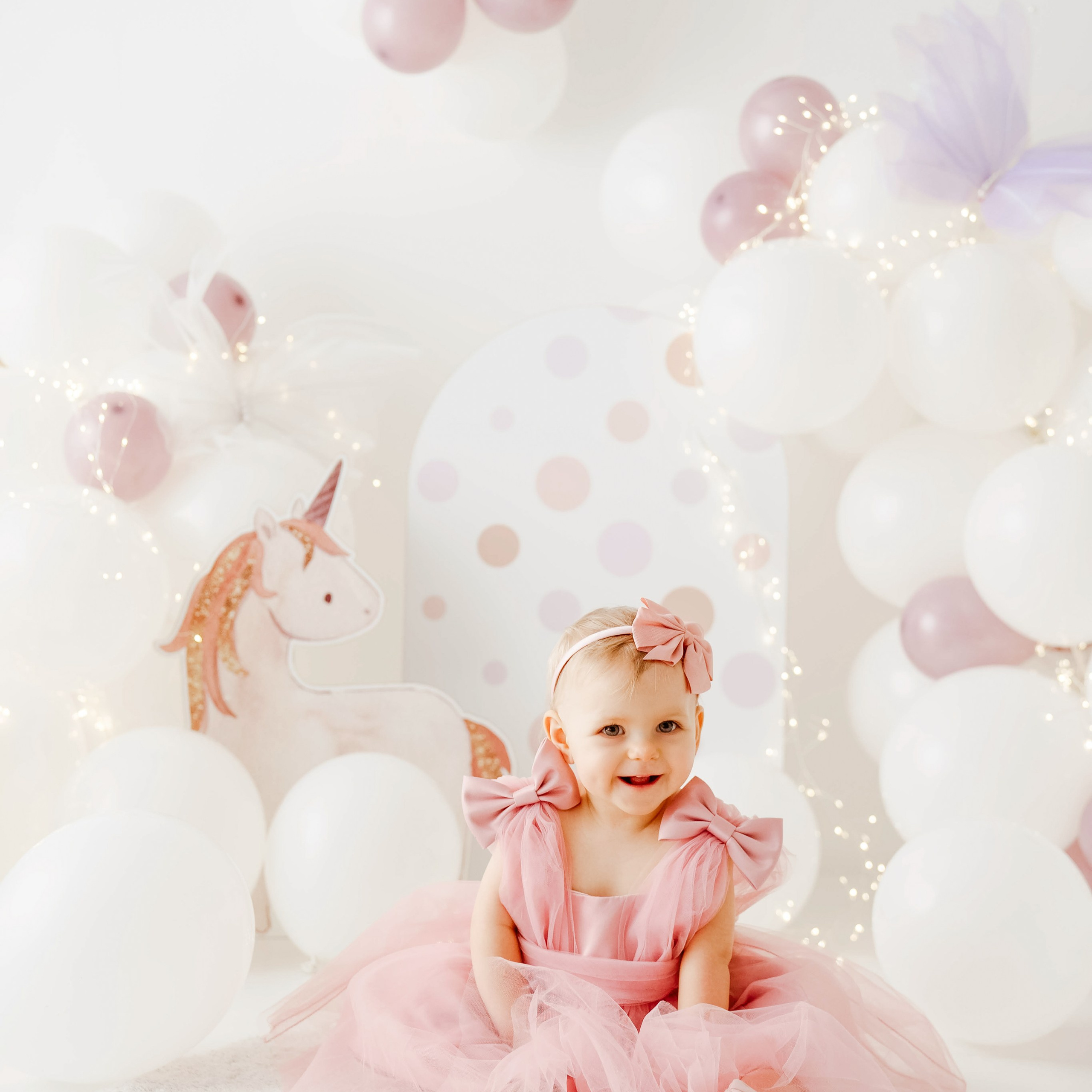 Sesja roczkowa i dziecięca w Łodzi. Fotograf Łódź - sesja ciążowa, noworodkowa, dziecięca. Studio w Łodzi