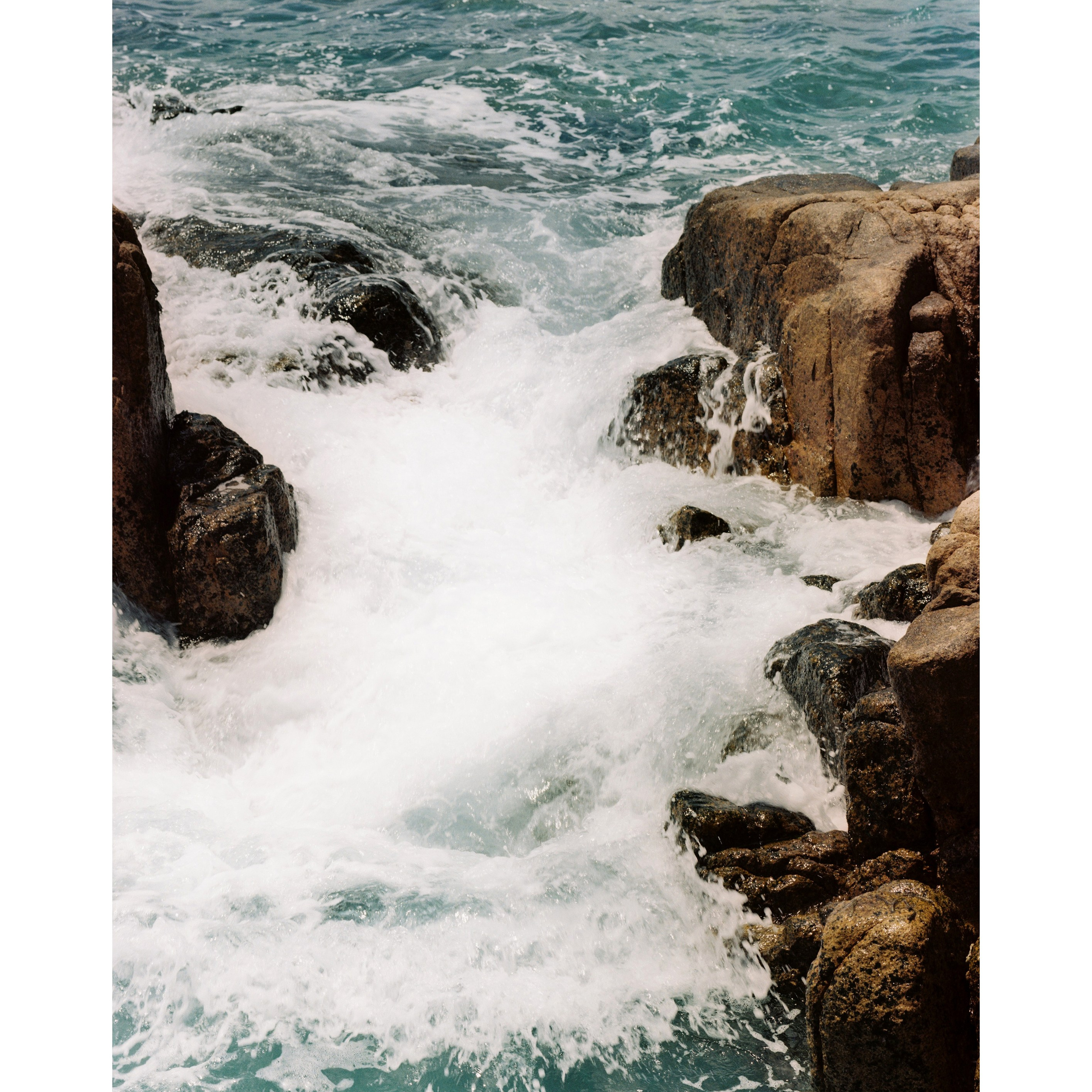 J&V | VINH HY