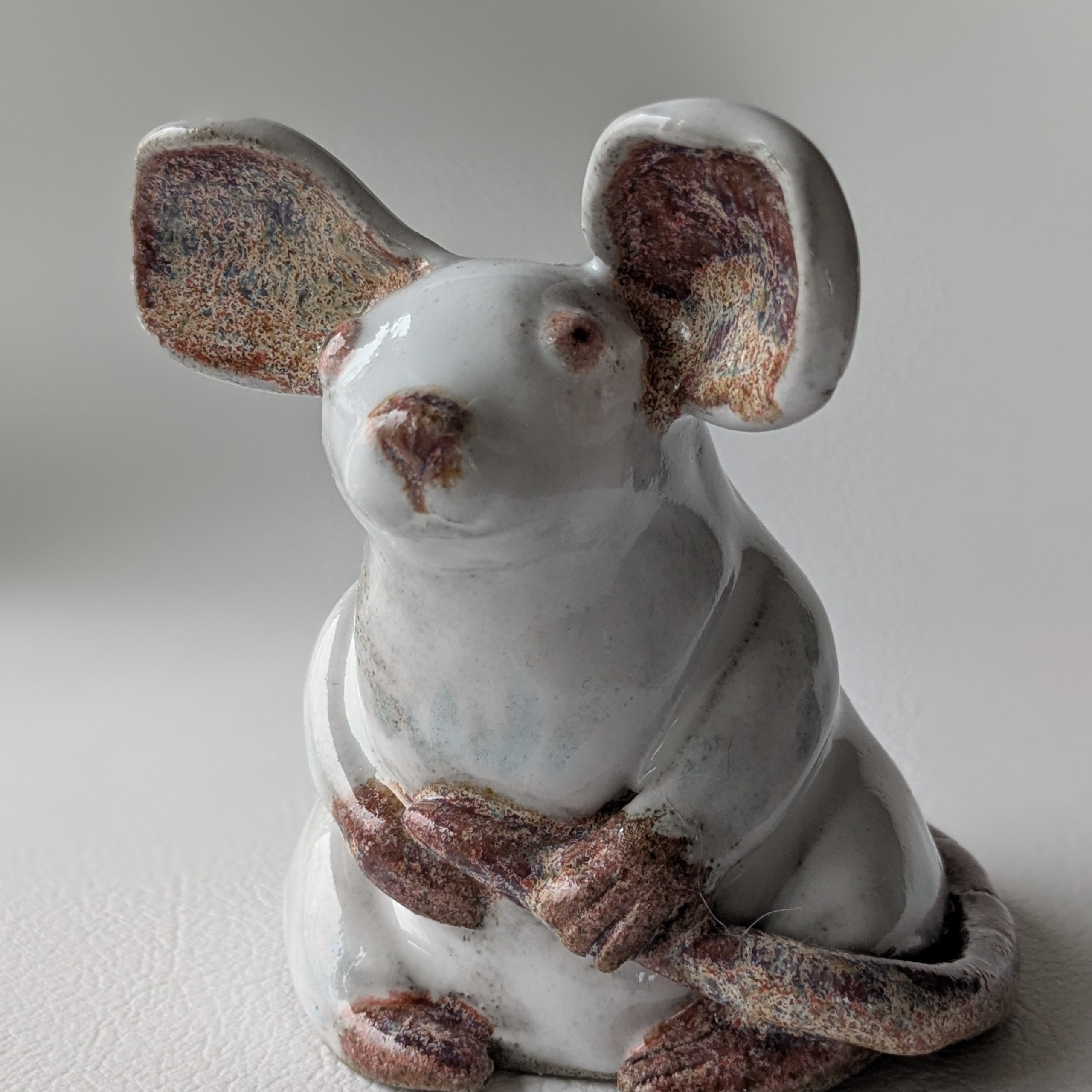 Vakioasiakkaiden teokset 2025. Alina-keraamikko