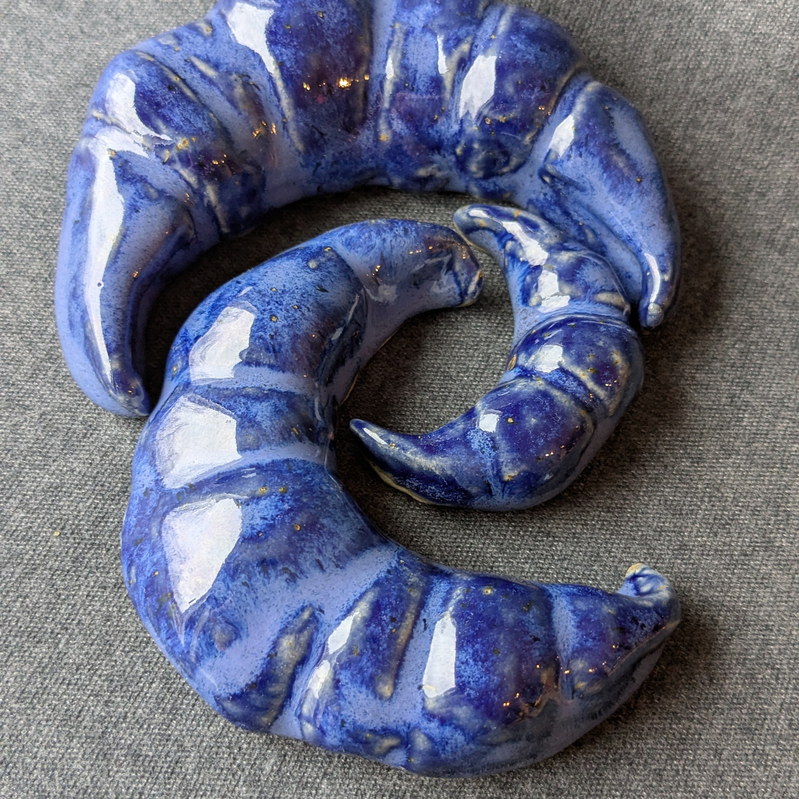 Vakioasiakkaiden teokset 2025. Alina-keraamikko