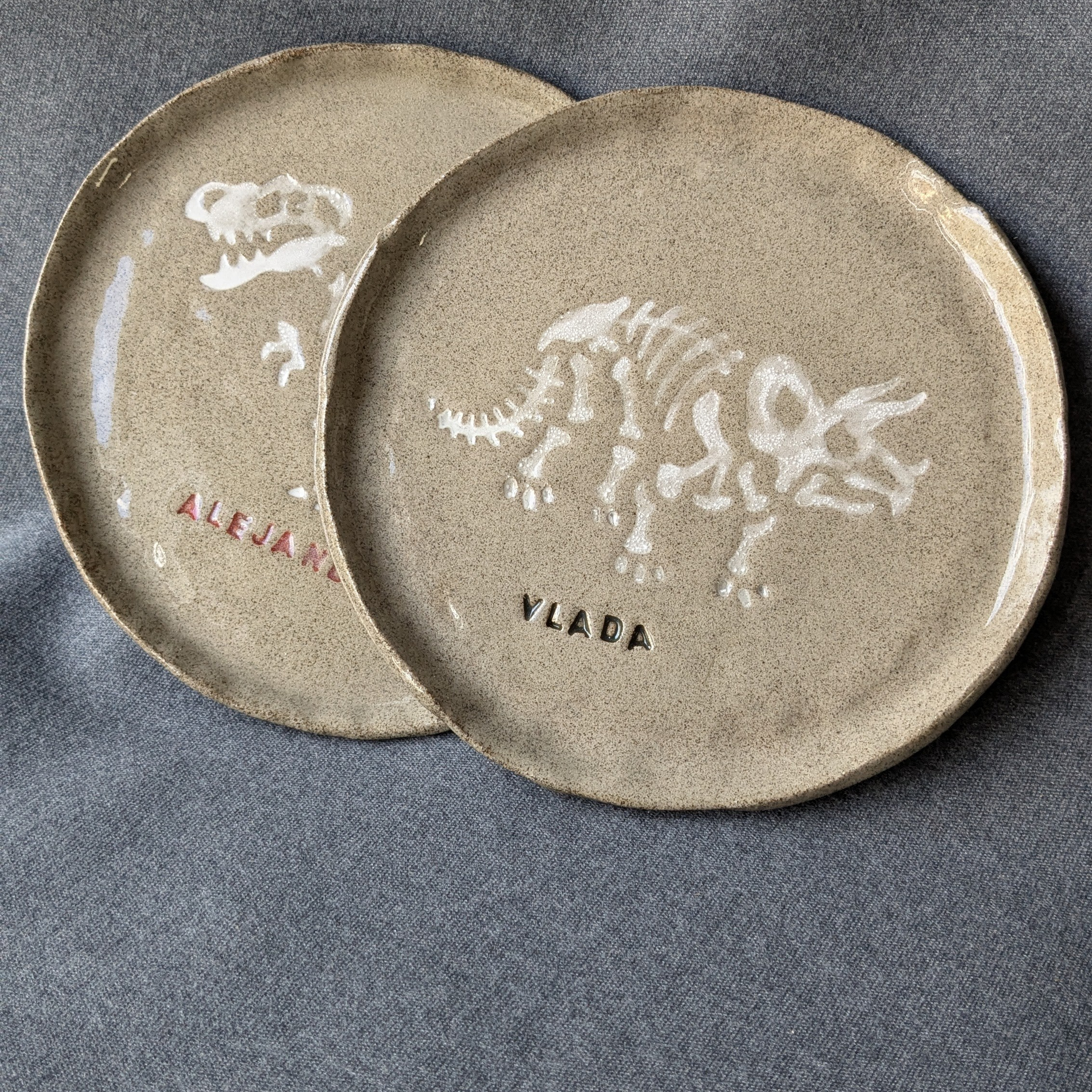 Vakioasiakkaiden teokset 2025. Alina-keraamikko