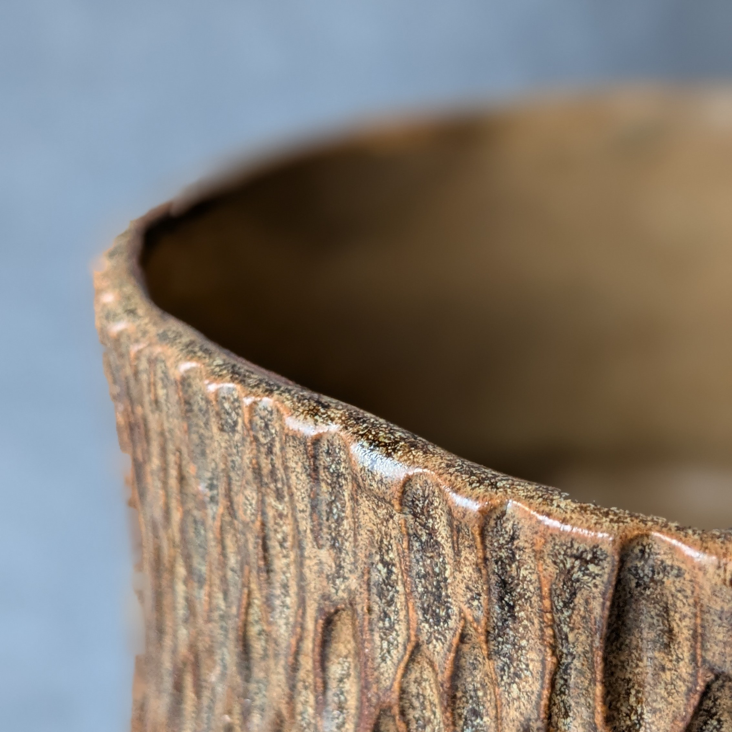 Vakioasiakkaiden teokset 2025. Alina-keraamikko