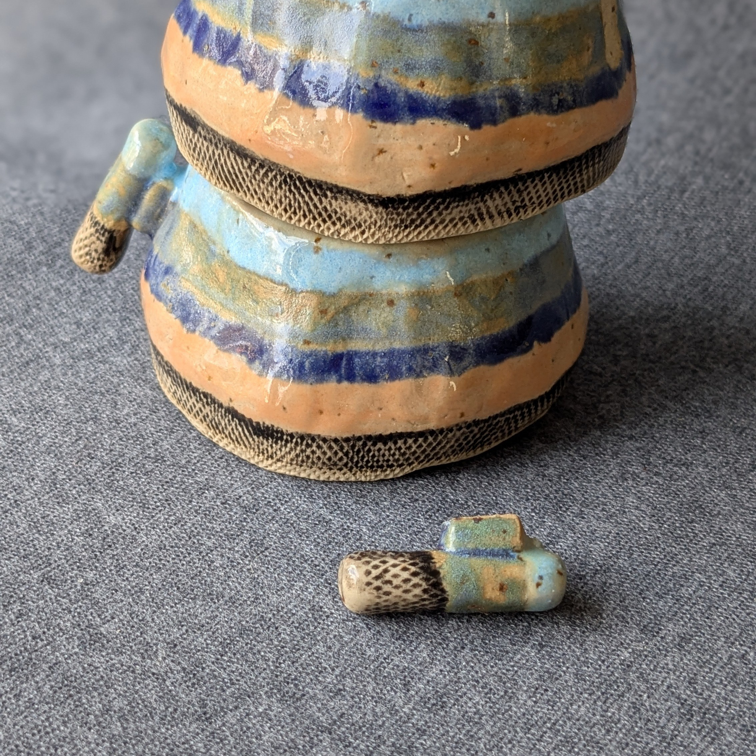 Vakioasiakkaiden teokset 2025. Alina-keraamikko