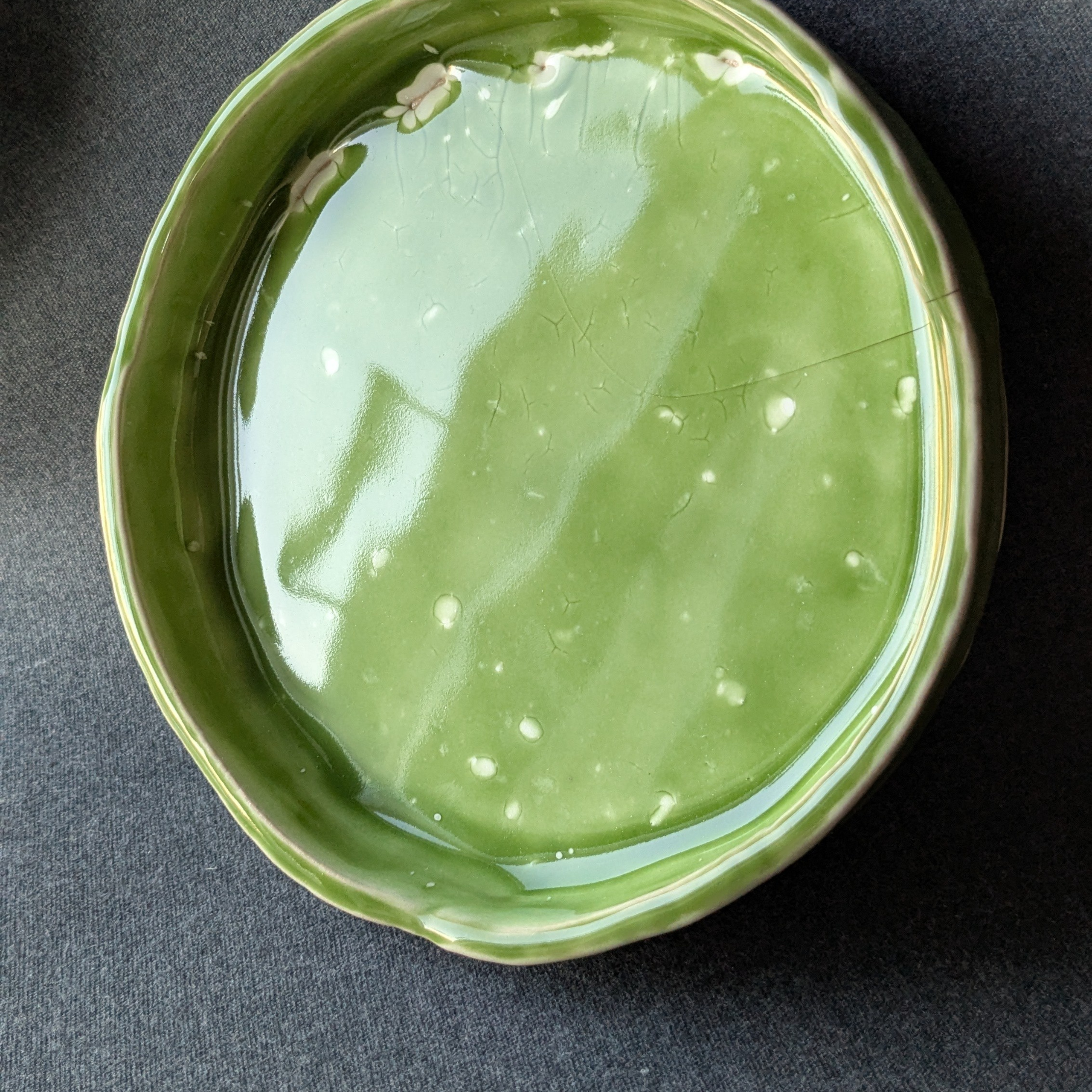 Vakioasiakkaiden teokset 2025. Alina-keraamikko