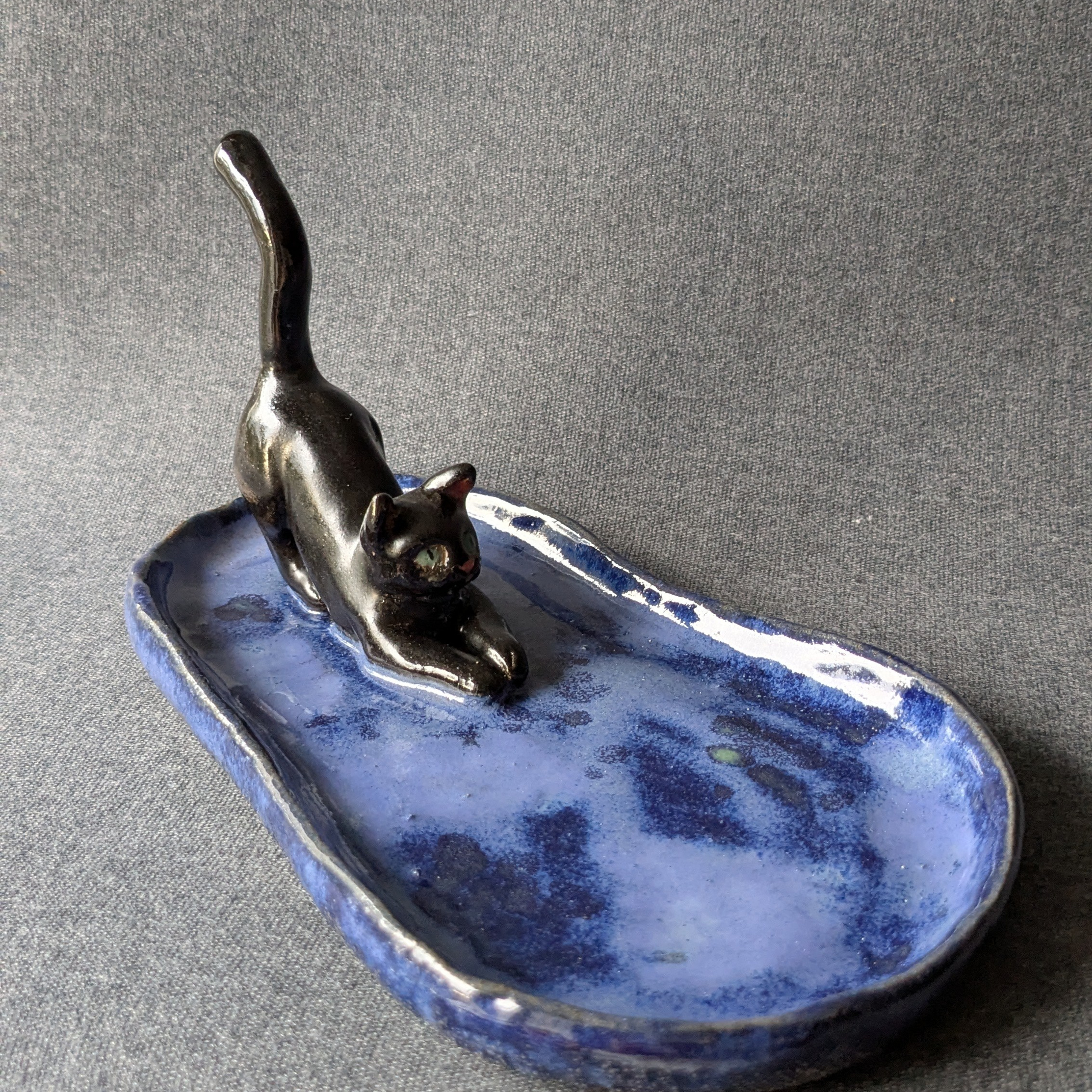 Vakioasiakkaiden teokset 2025. Alina-keraamikko