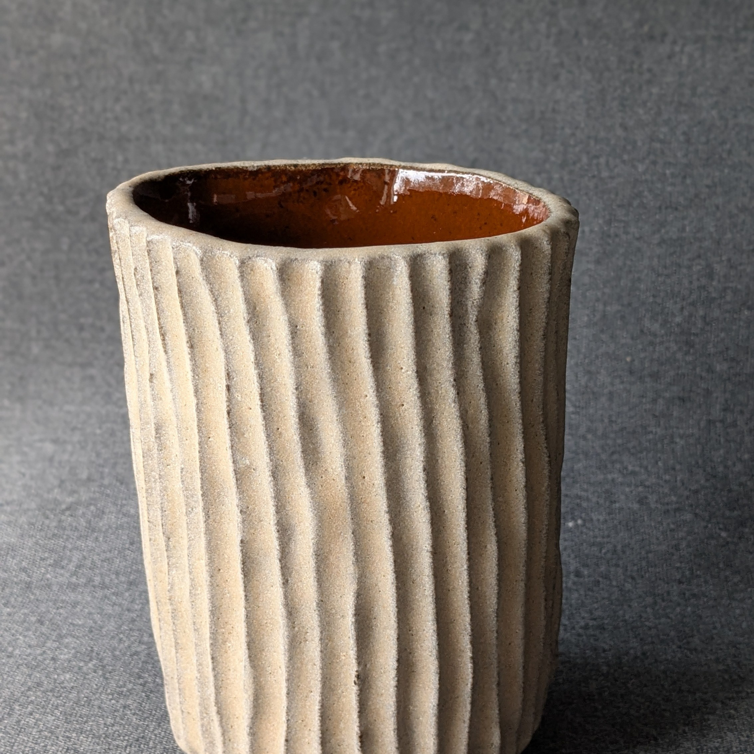 Vakioasiakkaiden teokset 2025. Alina-keraamikko