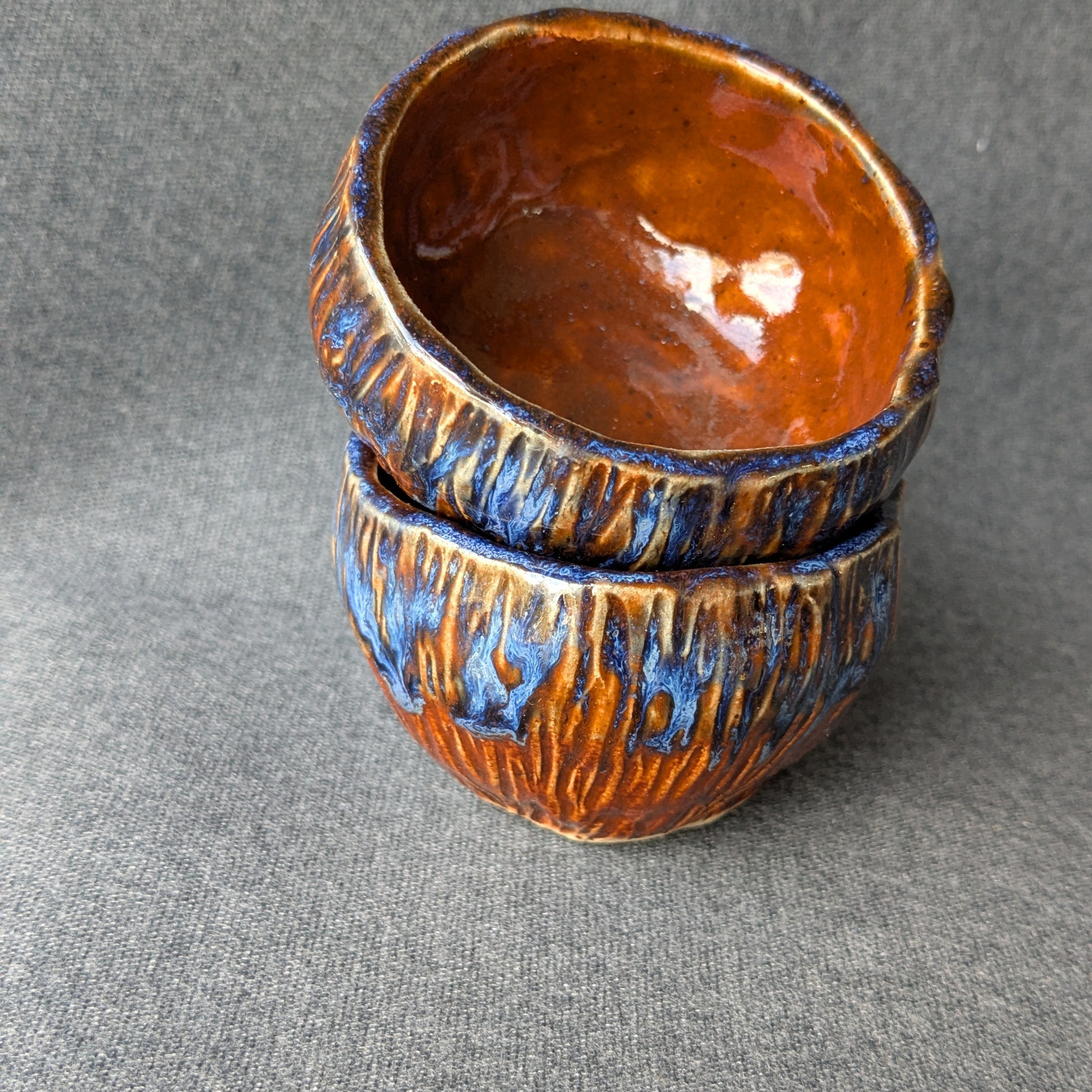 Vakioasiakkaiden teokset 2025. Alina-keraamikko