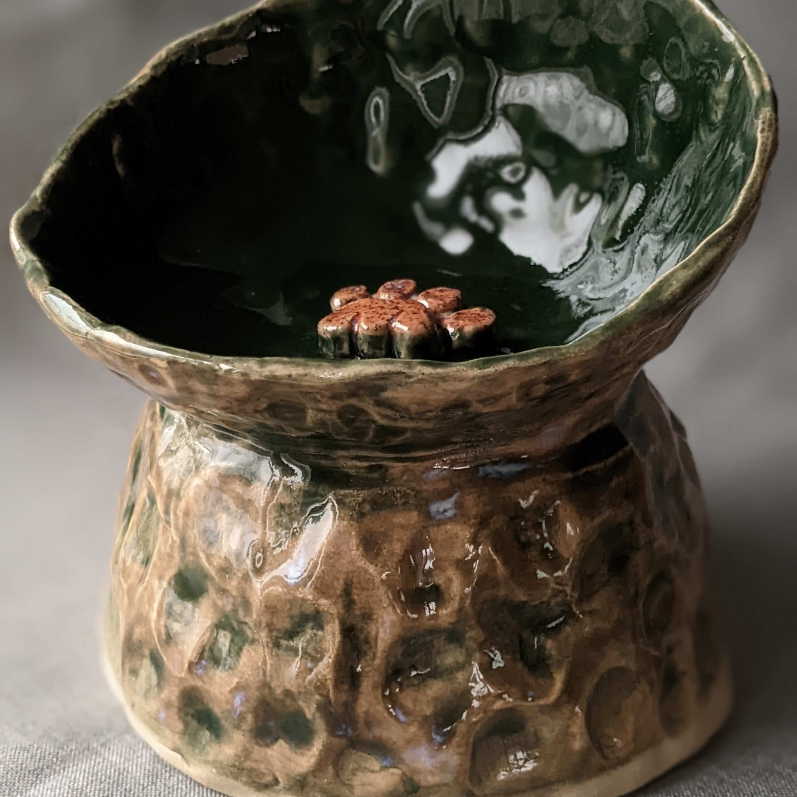 Vakioasiakkaiden teokset 2025. Alina-keraamikko