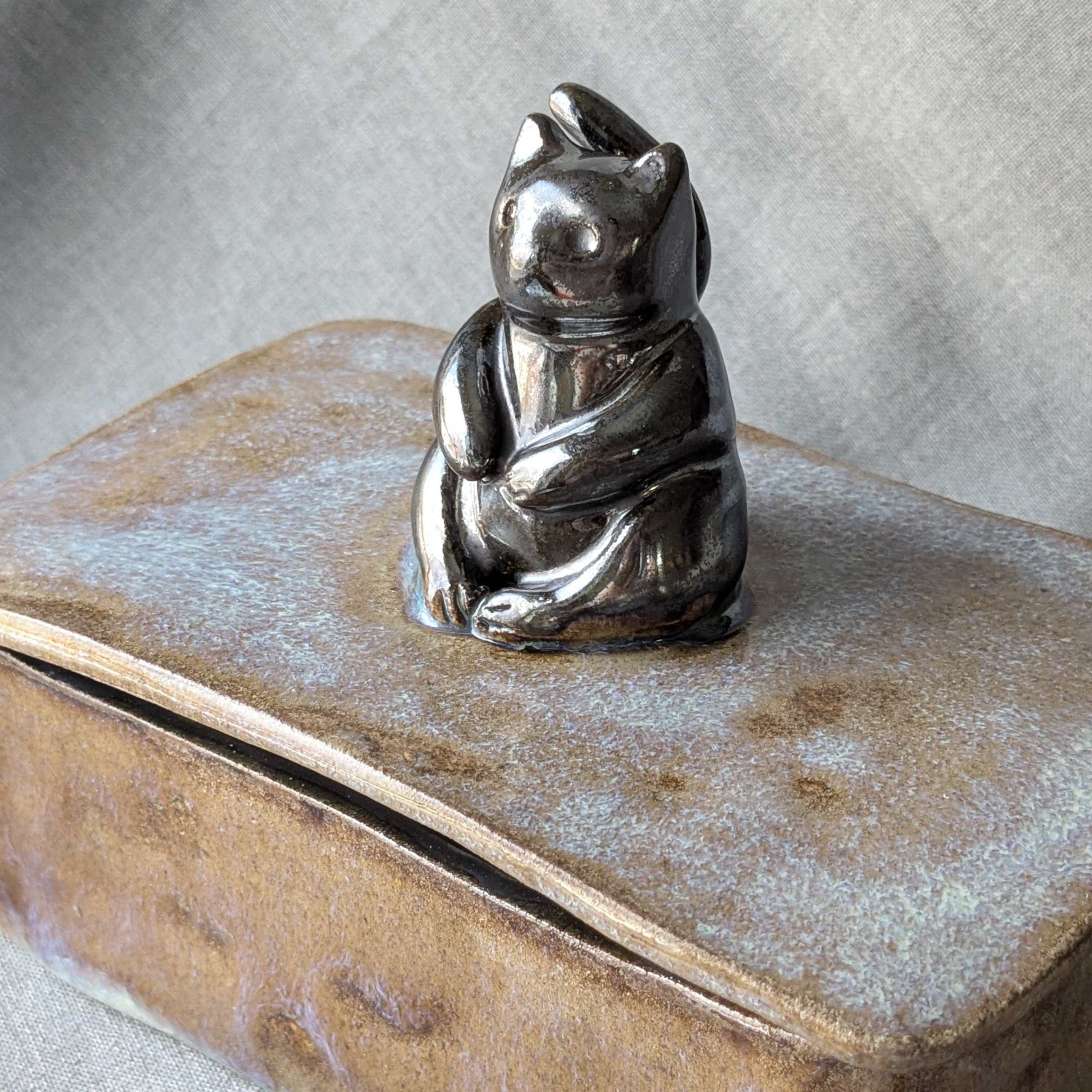 Vakioasiakkaiden teokset 2026. Alina-keraamikko