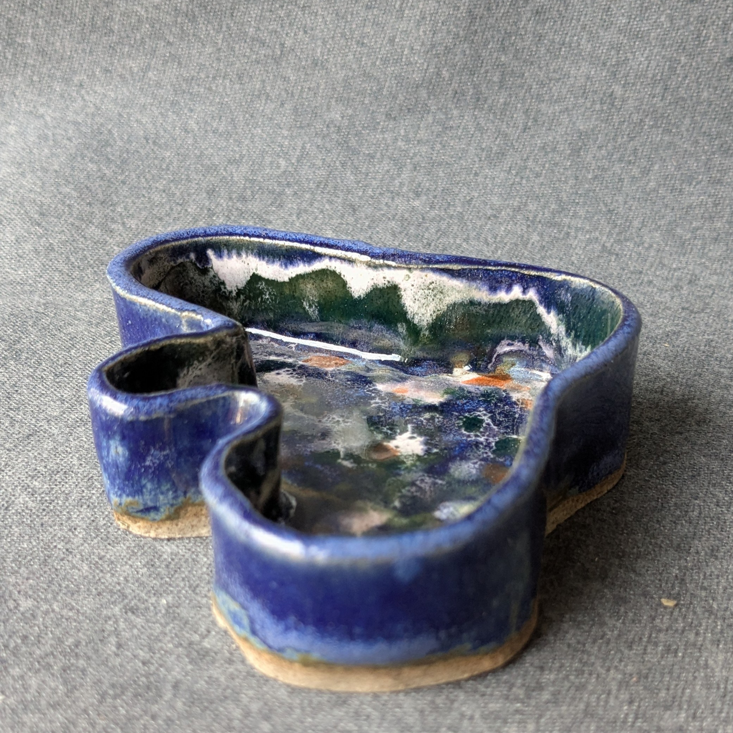 Vakioasiakkaiden teokset 2025. Alina-keraamikko