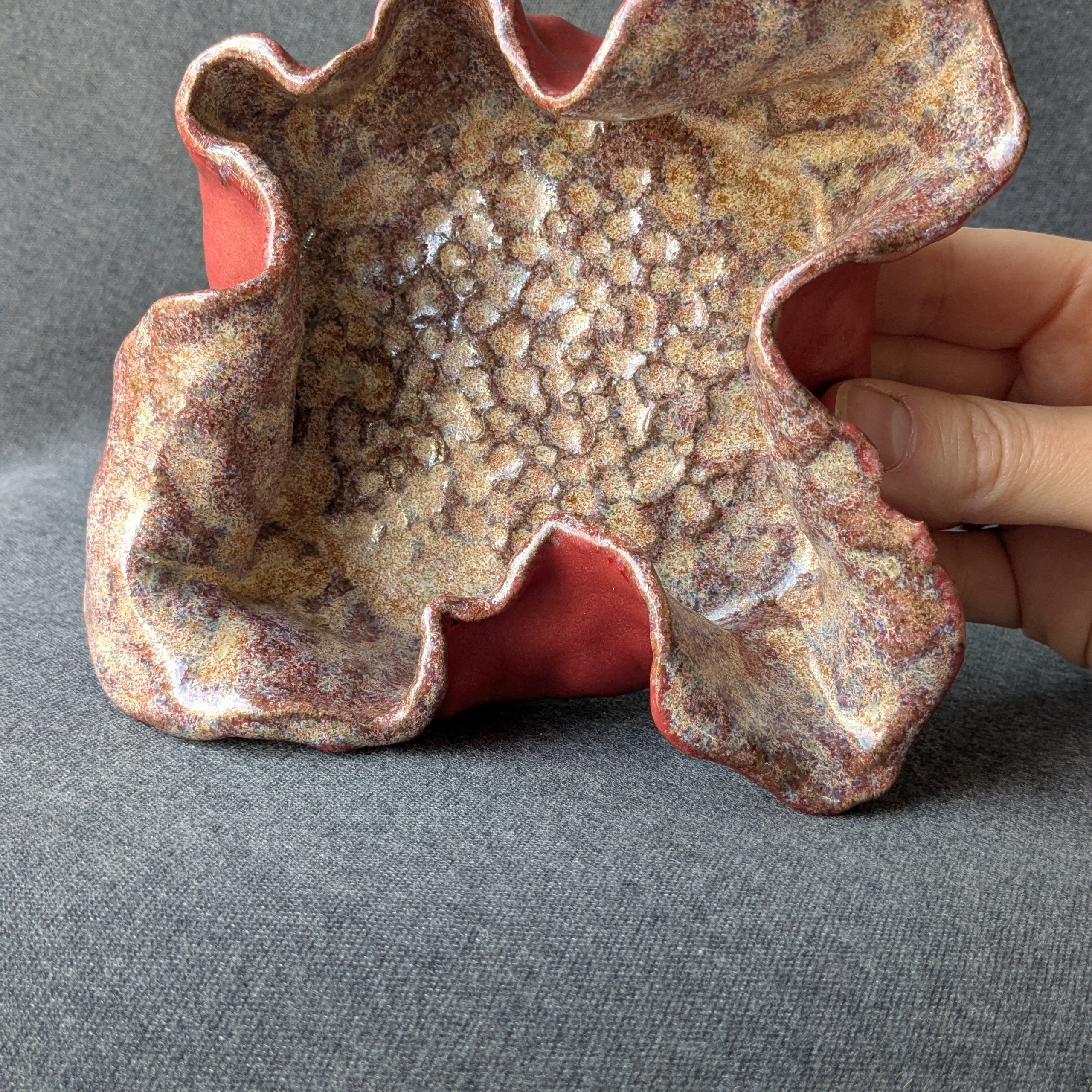 Vakioasiakkaiden teokset 2025. Alina-keraamikko