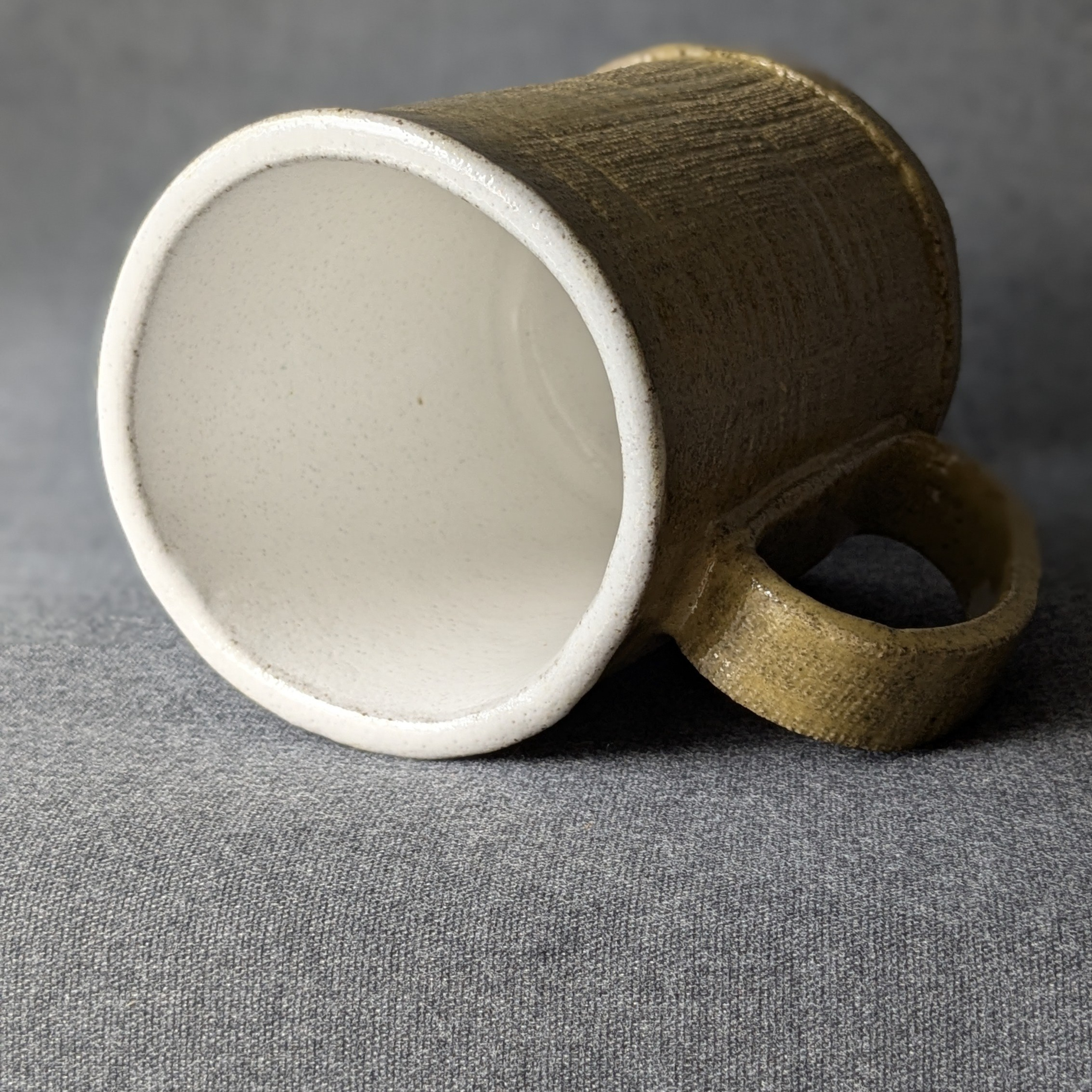 Vakioasiakkaiden teokset 2025. Alina-keraamikko