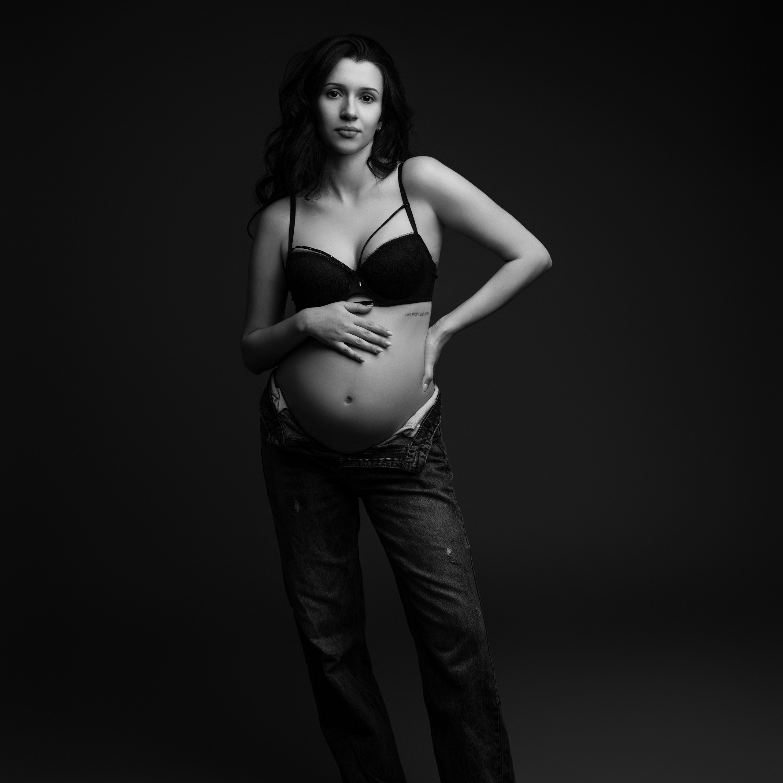 Fotograf Maternitate Andreea Catana. Https://andreeacatana.ro/