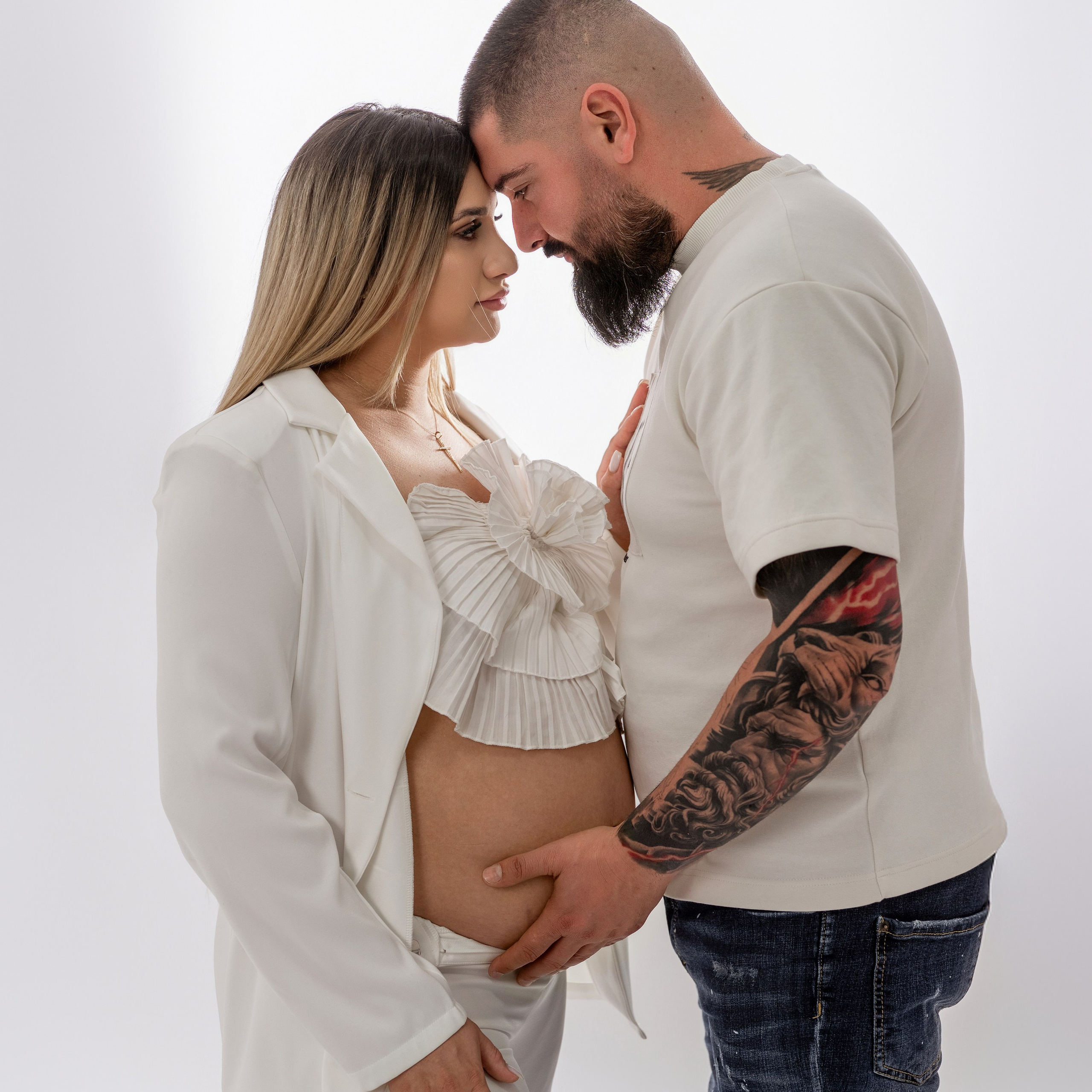 Fotograf Maternitate Andreea Catana. Https://andreeacatana.ro/