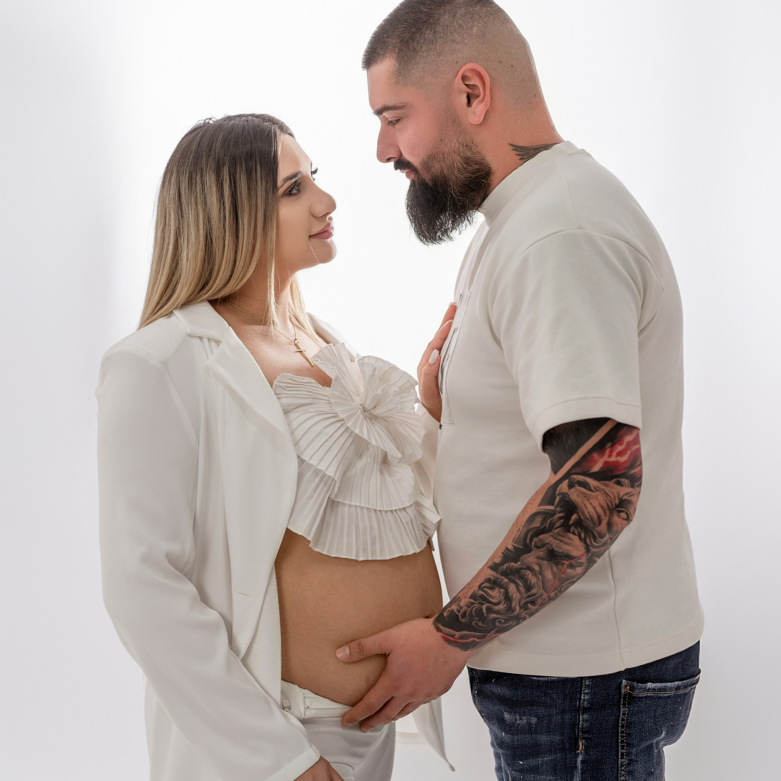 Fotograf Maternitate Andreea Catana. Https://andreeacatana.ro/