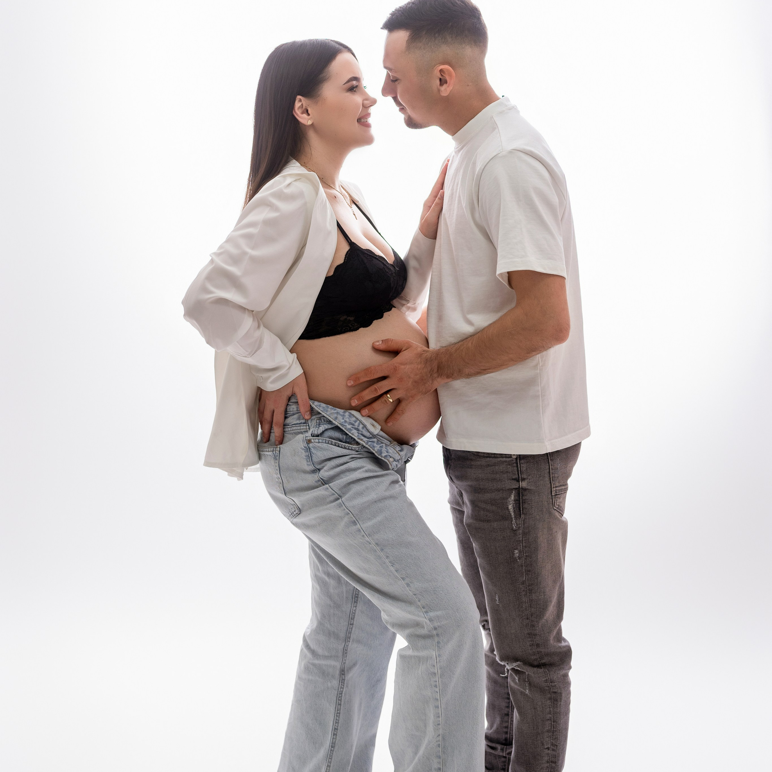 Fotograf Maternitate Andreea Catana. Https://andreeacatana.ro/