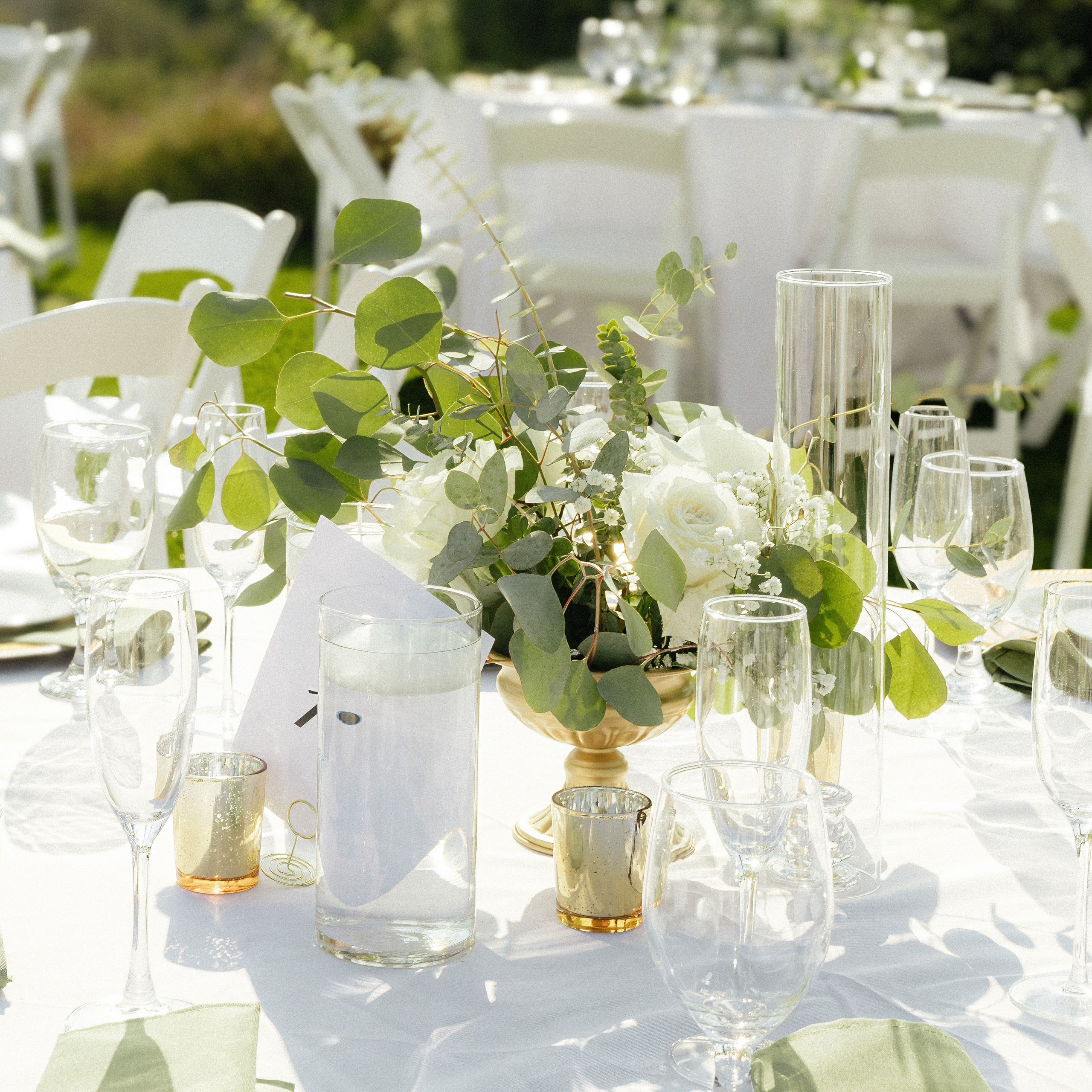 Floral table decor photographed in Chicago