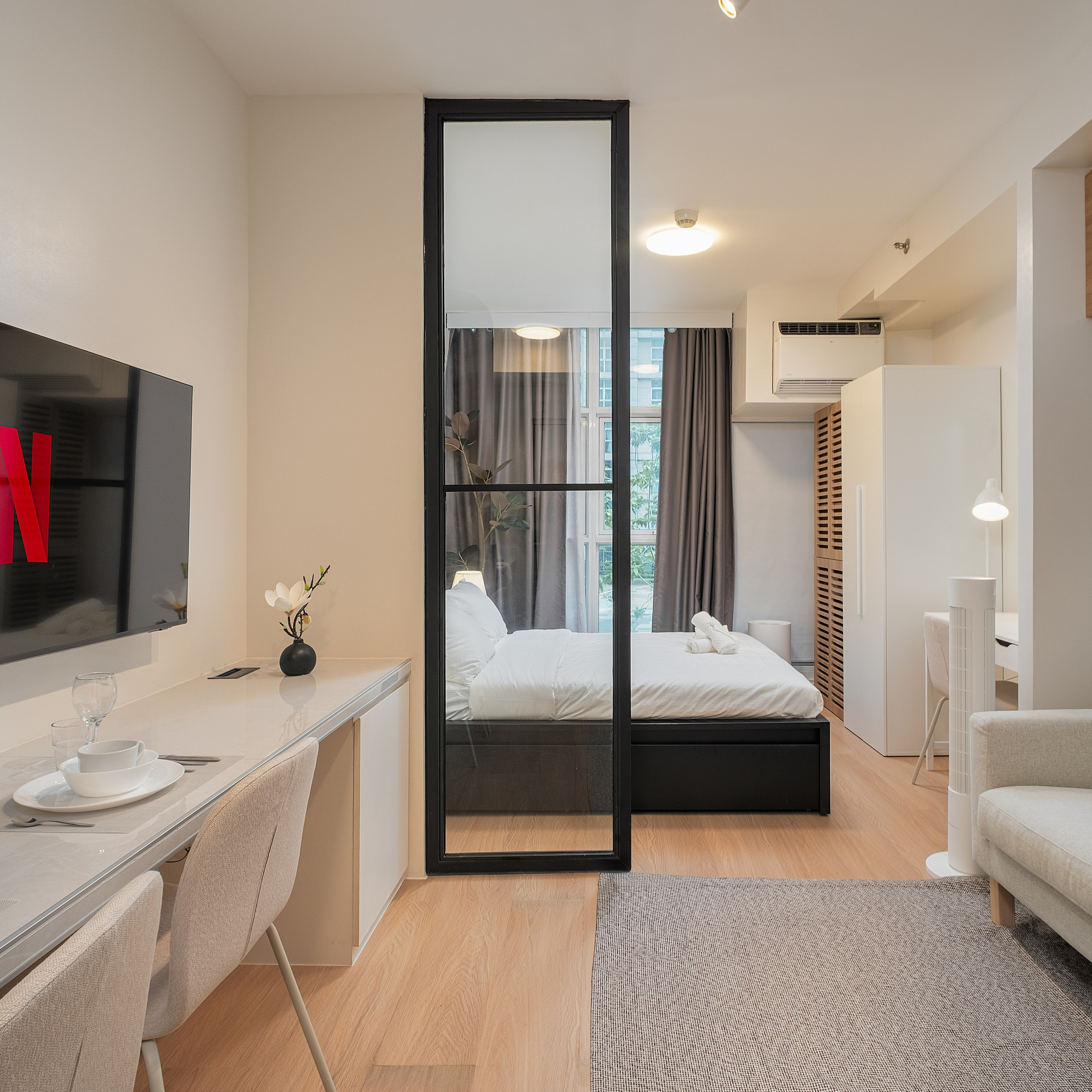 LINEAR MAKATI // AIRBNB