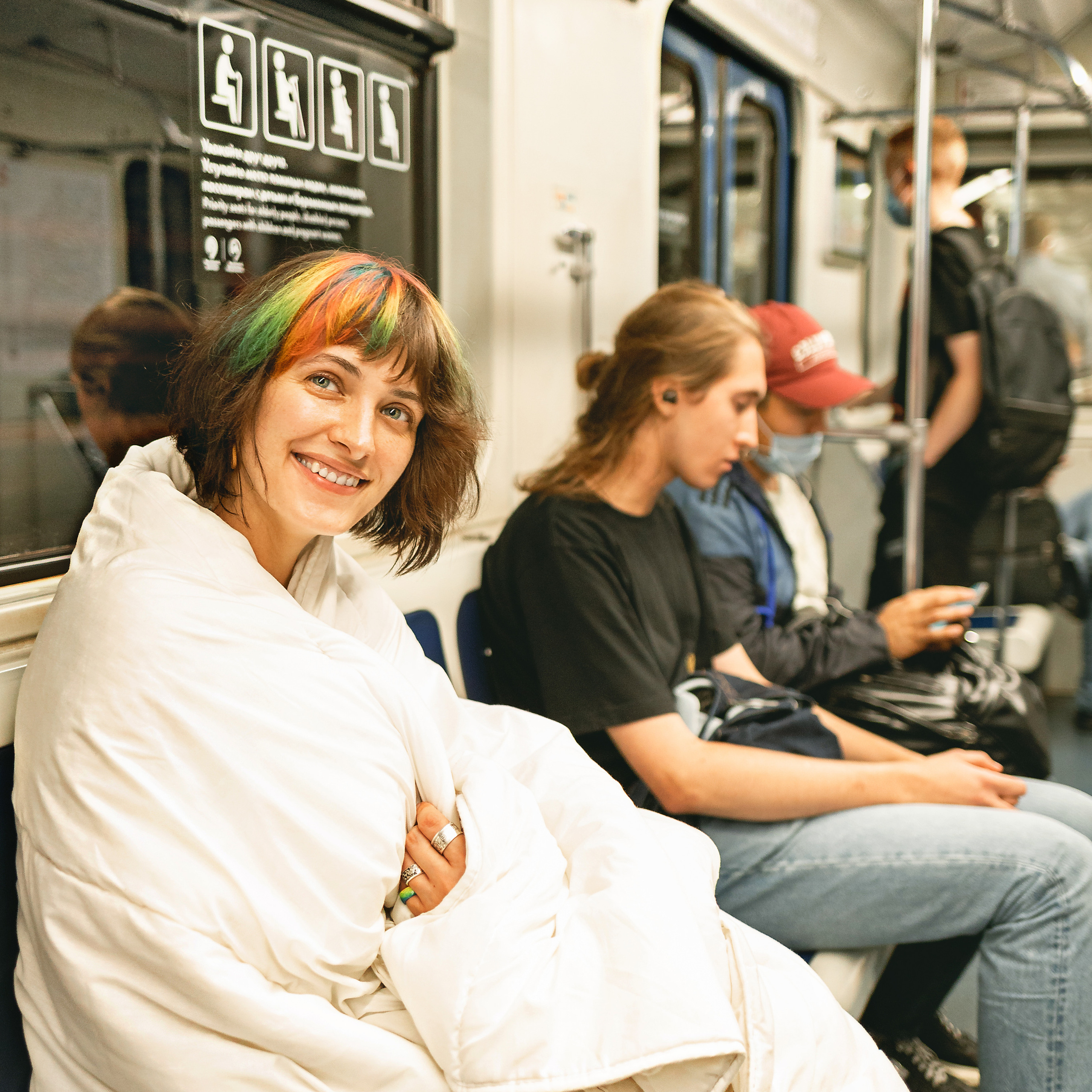 Asya | Blanket in the metro