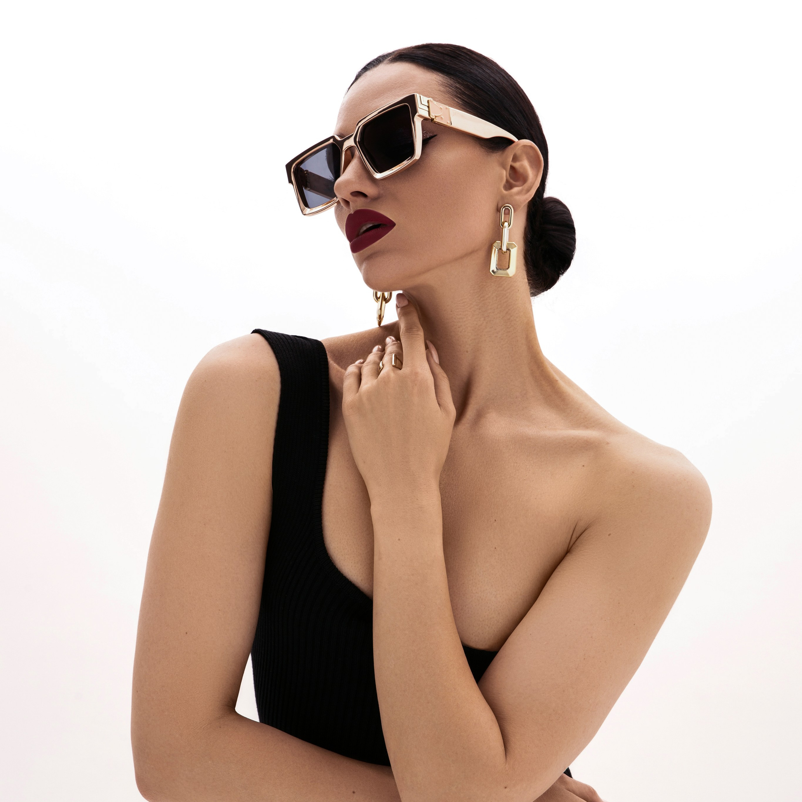 Studio Photo Retouching in Photoshop. Professional services from Retoucher Olha Kompaniiets