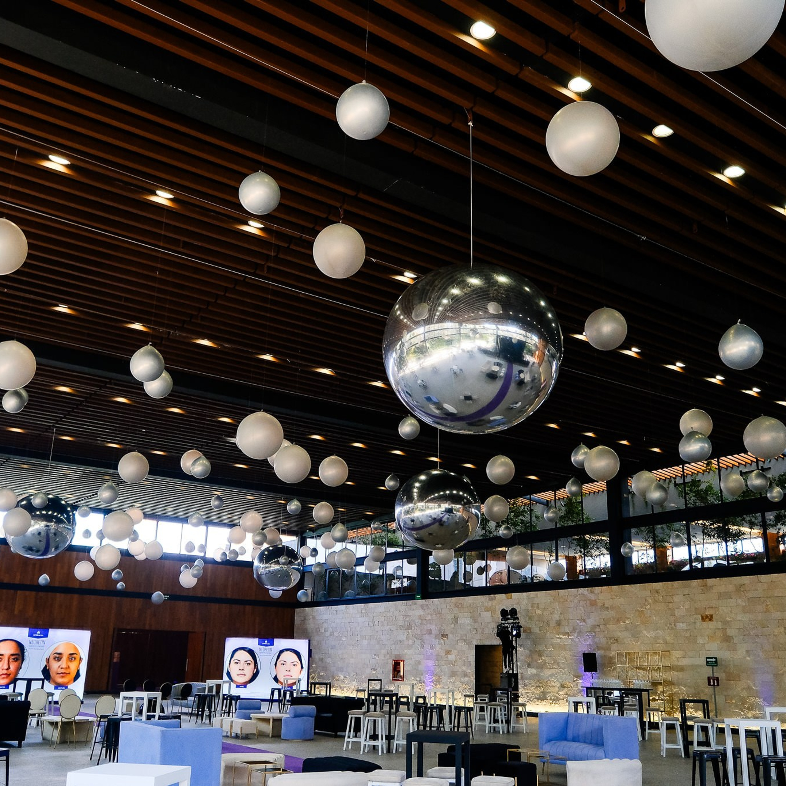 Neoretin / Chapulin Agency