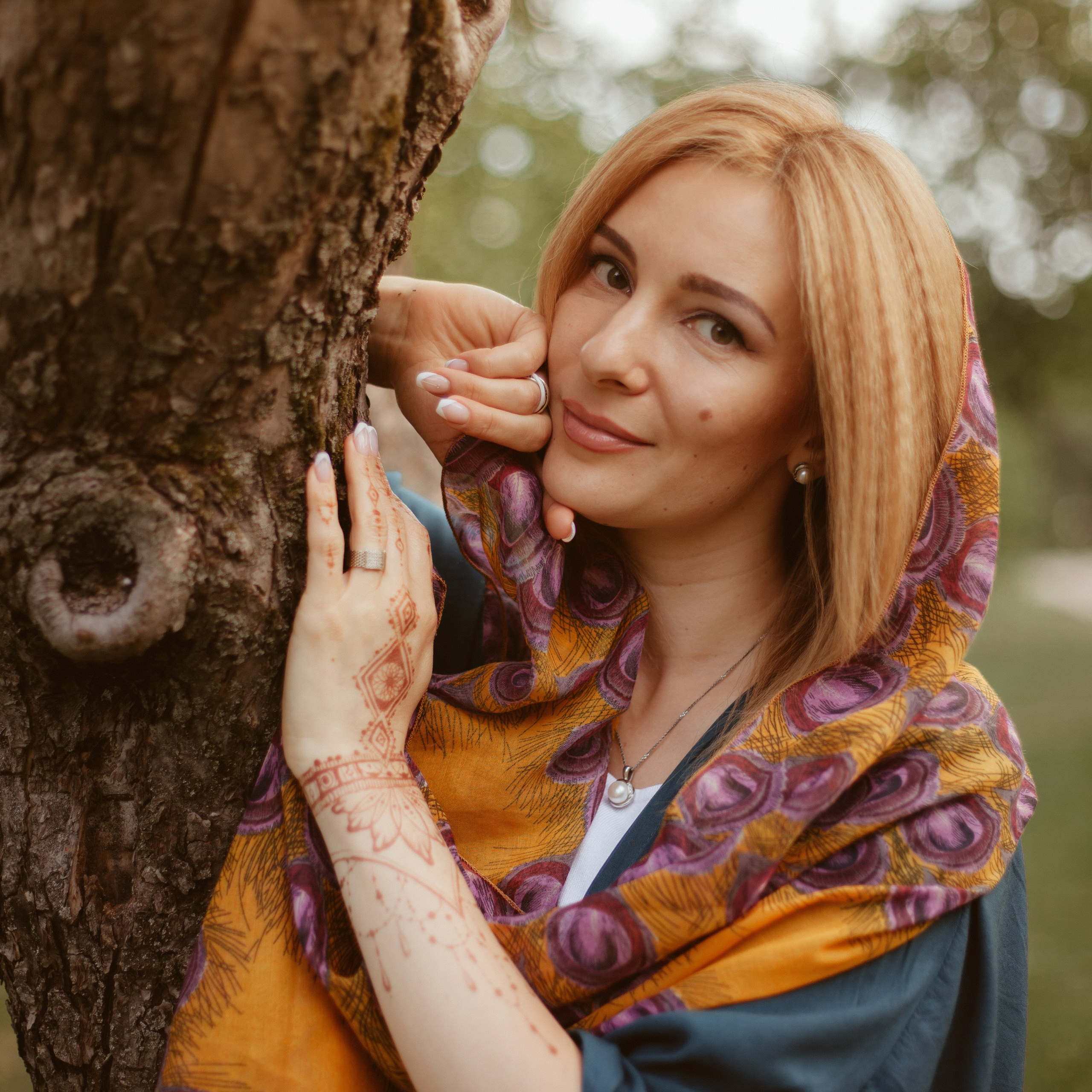 Reviews. Lena Ester Photo