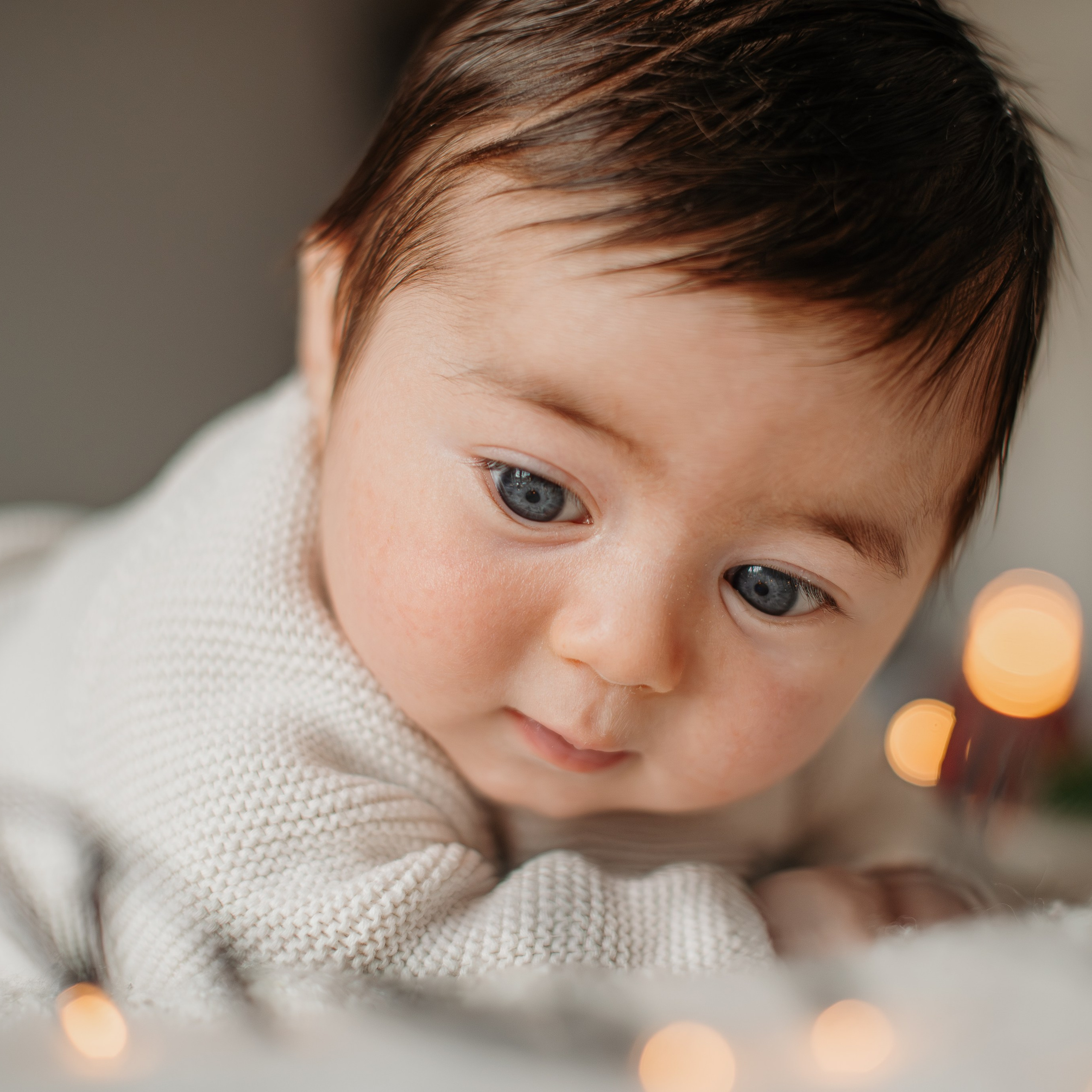 Exemples de séances photo bébé & famille à Toulouse — Evolution. Evolution — projet photo du premier an de bébé à Toulouse