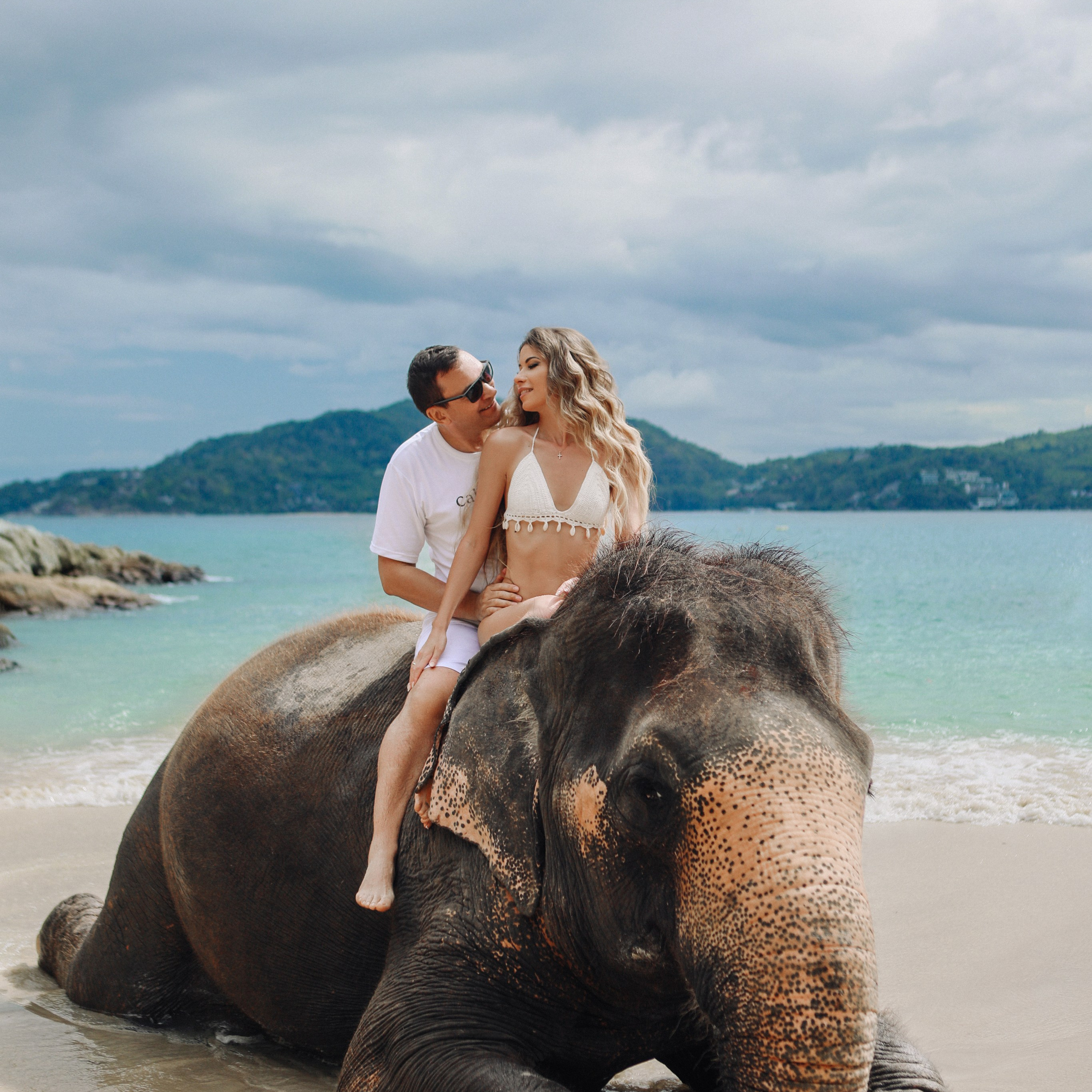 Фотосессии со слонами на острове Пхукет