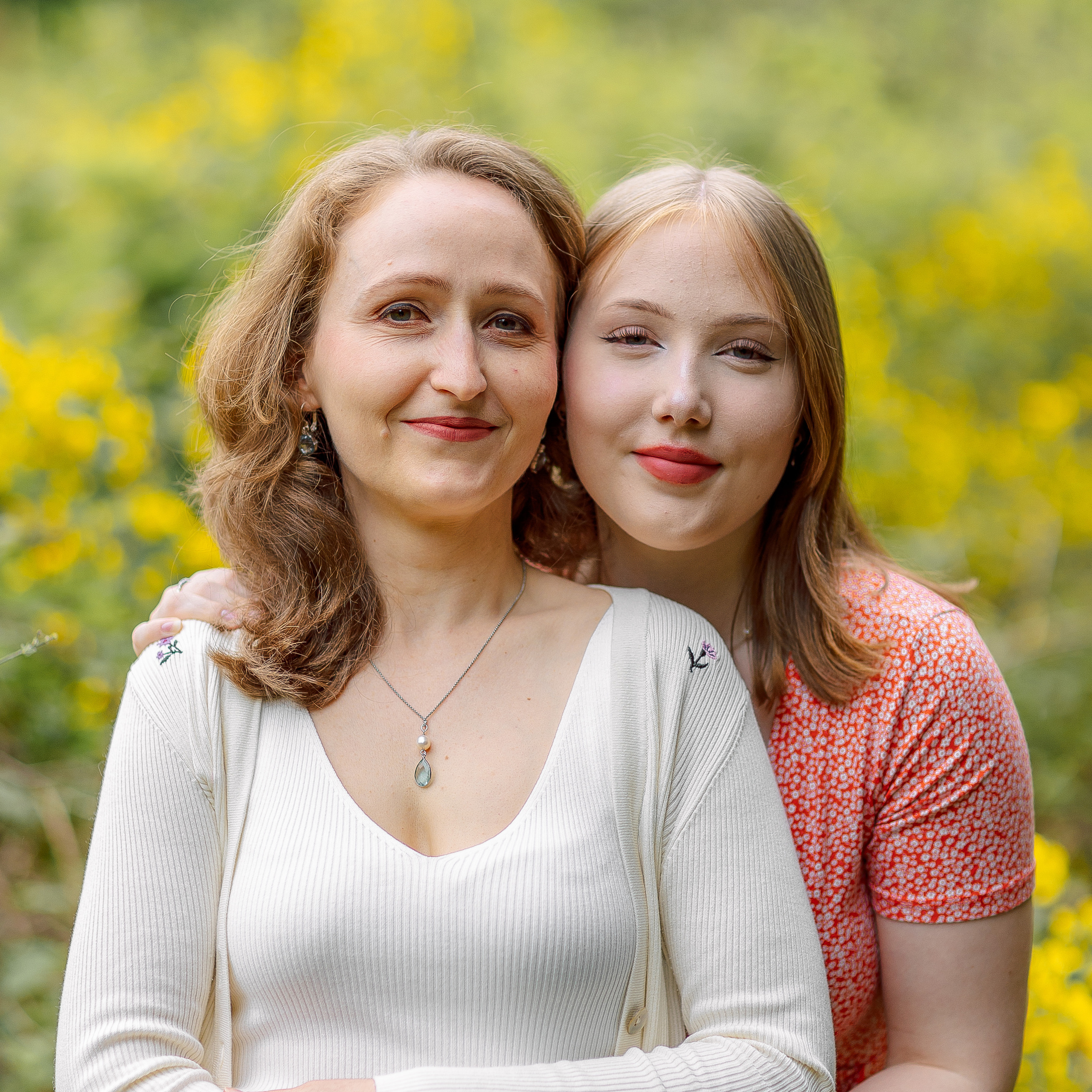Wald, Familienshooting, Waldshooting, Fotograf in Osnabrück, Familienglück, Sommer, Sommershooting, Osnabrück, Hannover, Mutter und Tochter