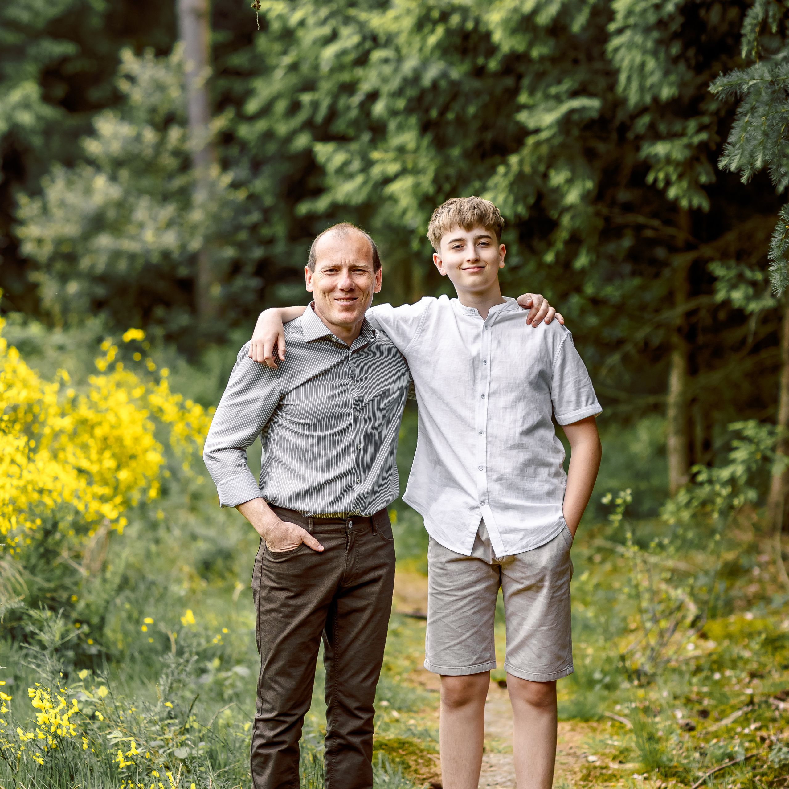 Wald, Familienshooting, Waldshooting, Fotograf in Osnabrück, Familienglück, Sommer, Sommershooting, Osnabrück, Hannover