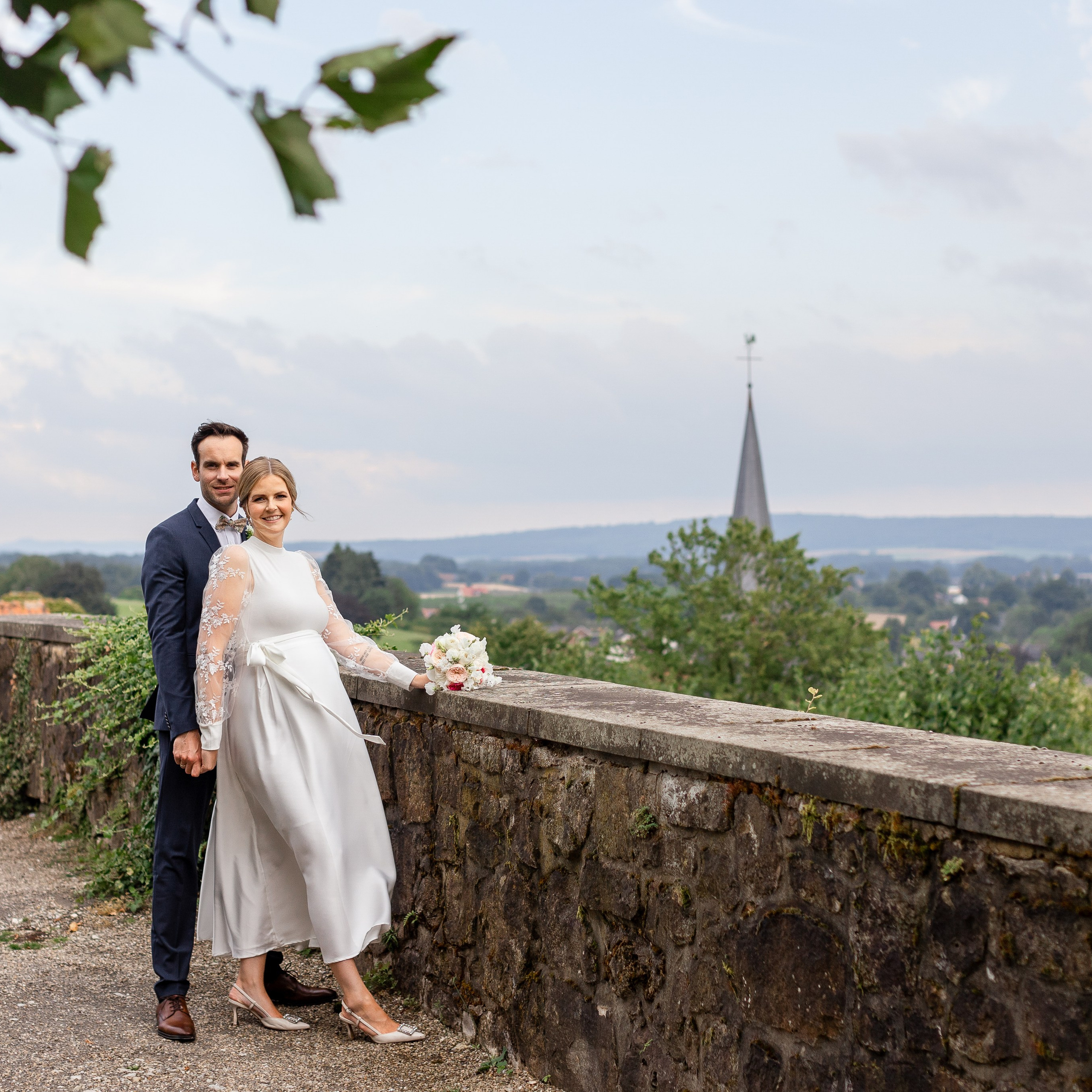 Hochzeit Bad Iburg, Brautpaar, Osnabrück, Hochzeit, standesamtliche Trauung Bad Iburg, Standesamt Bad Iburg, Sommerhochzeit, Hochzeitsfotograf Niedersachsen, Münster, Rheine, Hannover, Heiraten in Bad Iburg, Brautkleid, Hochzeitstrends, Braut, Brautpaarshooting
