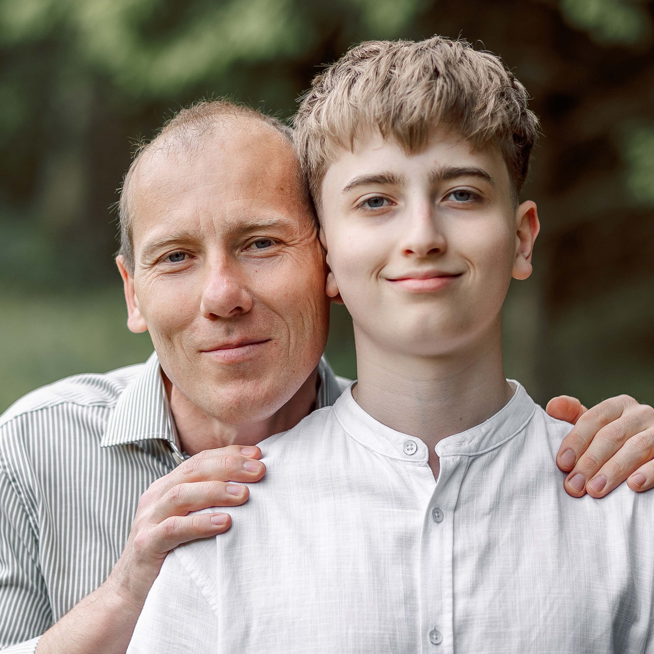 Wald, Familienshooting, Waldshooting, Fotograf in Osnabrück, Familienglück, Sommer, Sommershooting, Osnabrück, Hannover, Vater und Sohn