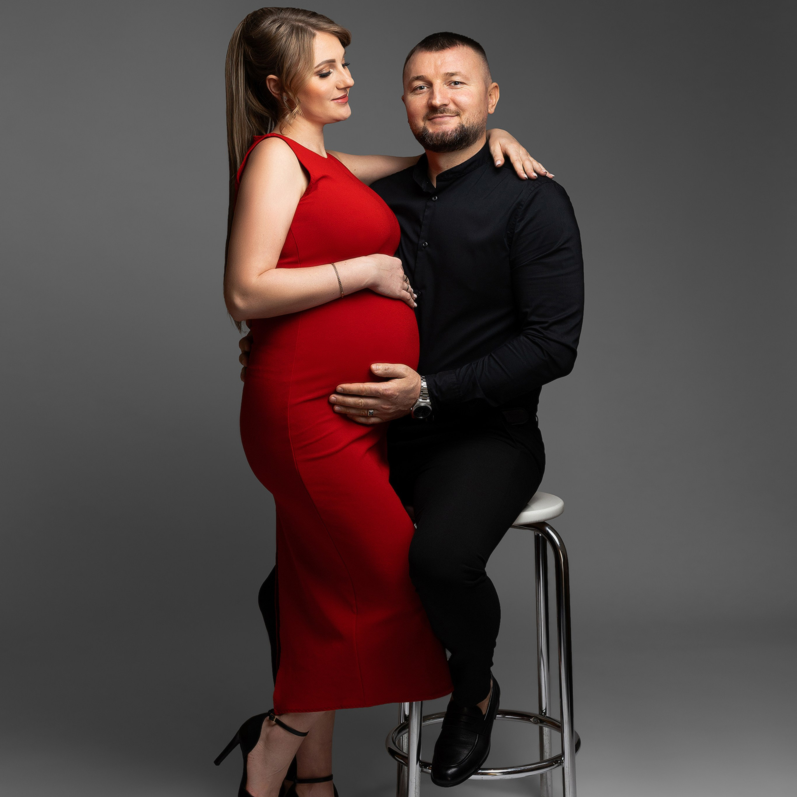 Studiofotografie, Schwangerschaft, Schwangerschaftsshooting, Fotoshooting Babybauch, Babybauchshooting, Osnabrück, Porträt, minimalistisch, schwarz-weiß, Osnabrueck, Rheine, Ibbenbühren, Fotograf Osnabrück, Fotografin Osnabrück, Gynäkologie, Baby, Geburt, Eltern werden, Geburtsanmeldung