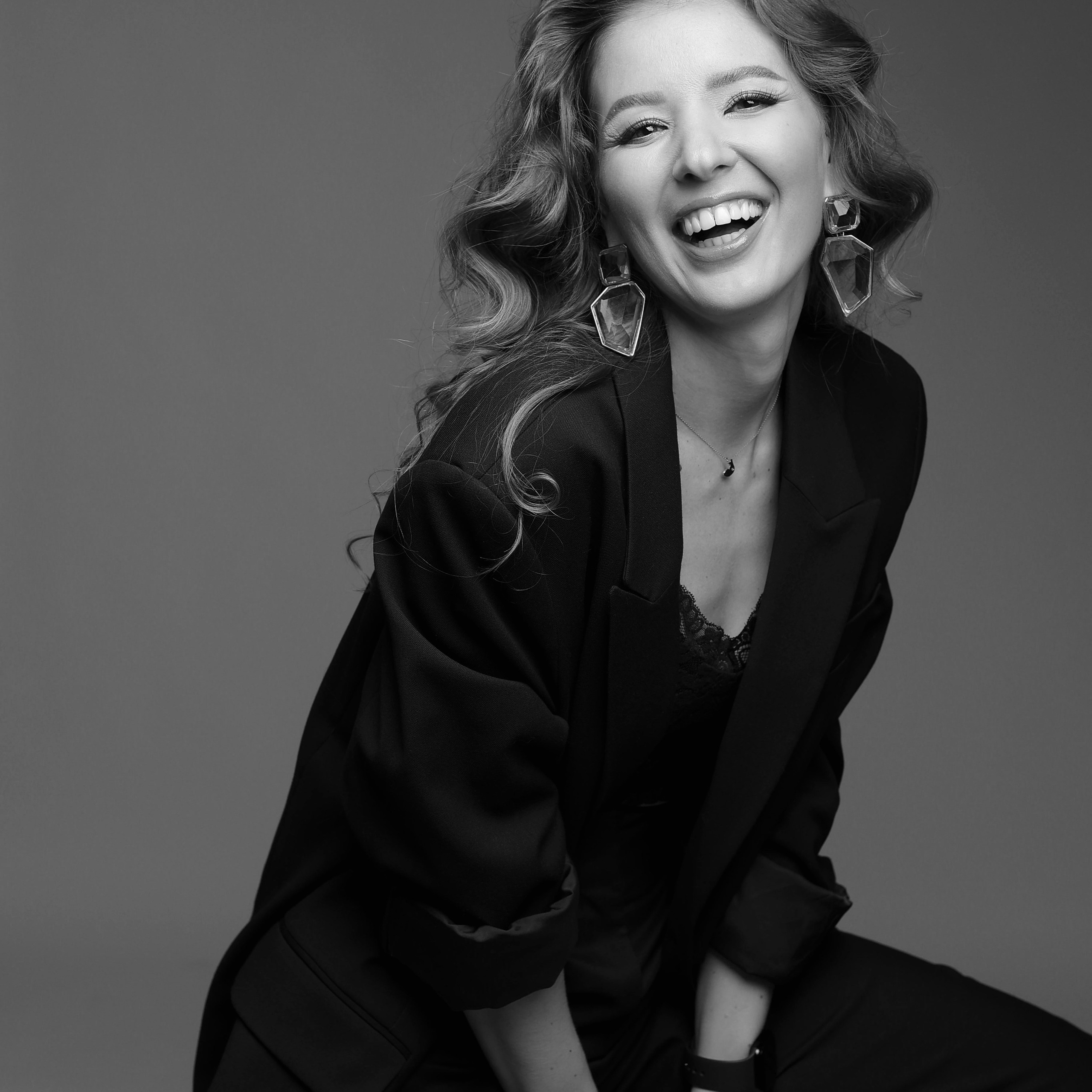 Studiofotografie, Porträtshooting, Bewerbungsfotos, Businessshooting, Osnabrück, Porträt, minimalistisch, schwarz-weiß, Osnabrueck, Fotograf Osnabrück, Fotografin Osnabrück