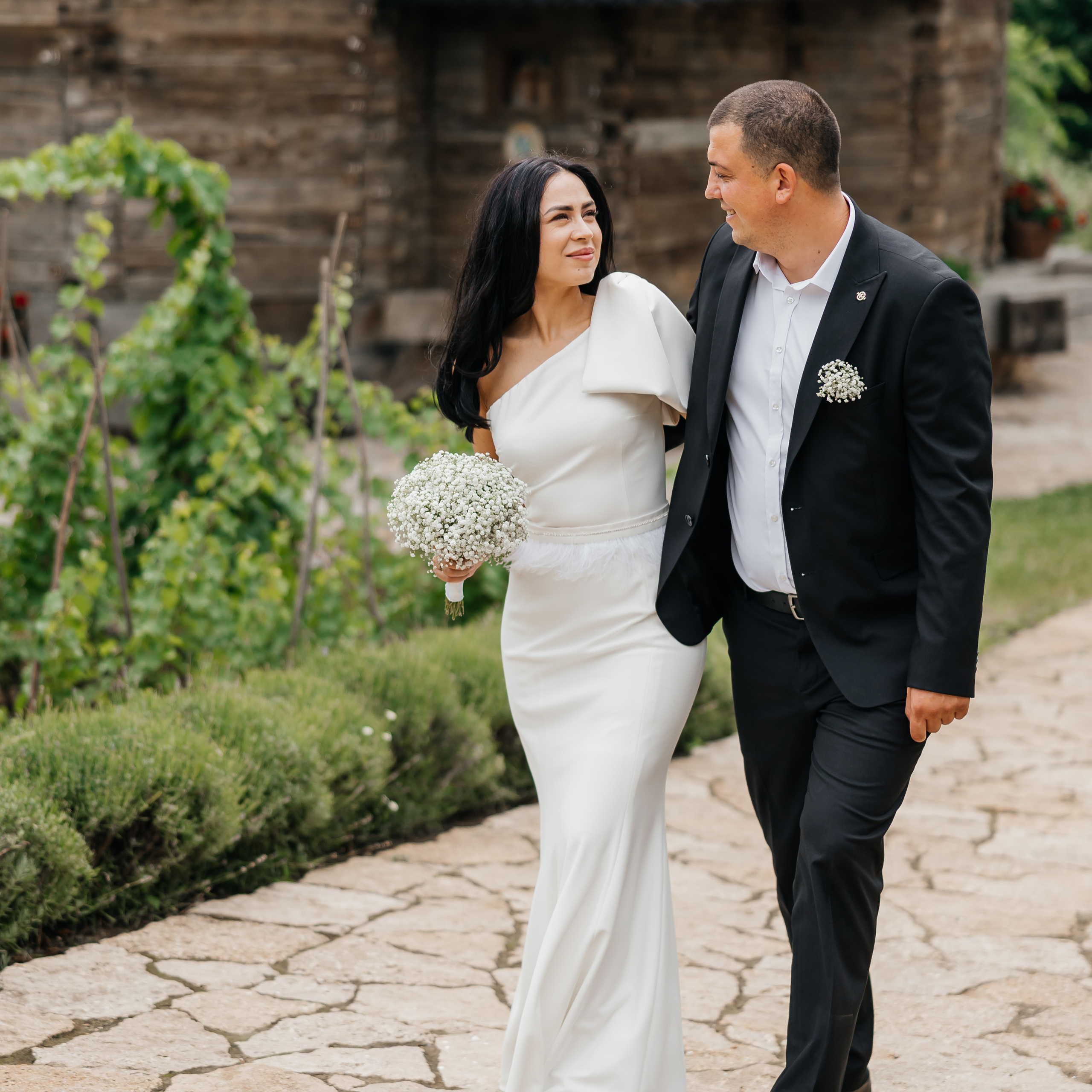 RECENZII. Tudor Dumbrava Videography