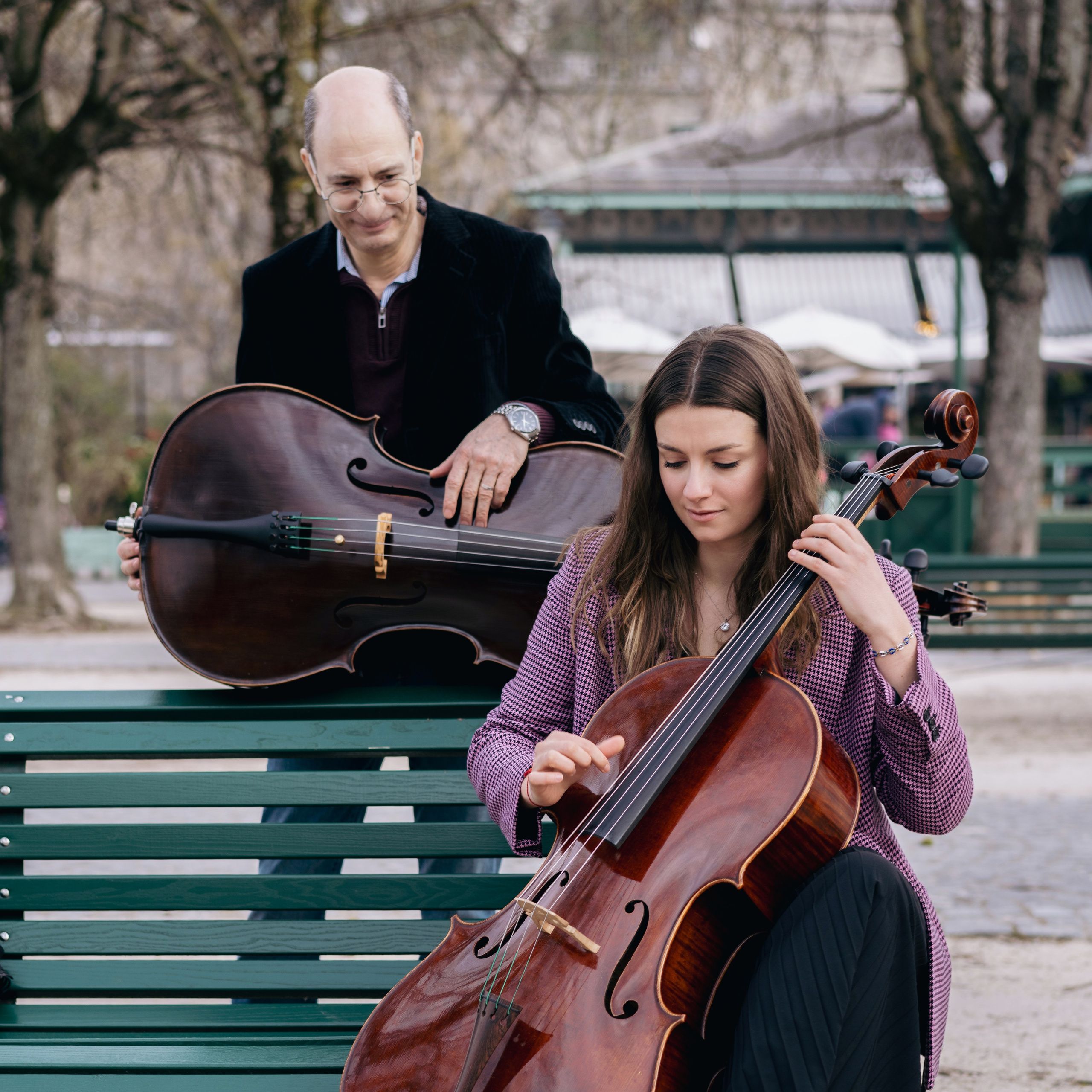 Raymond et Vyara / Violoncellistes