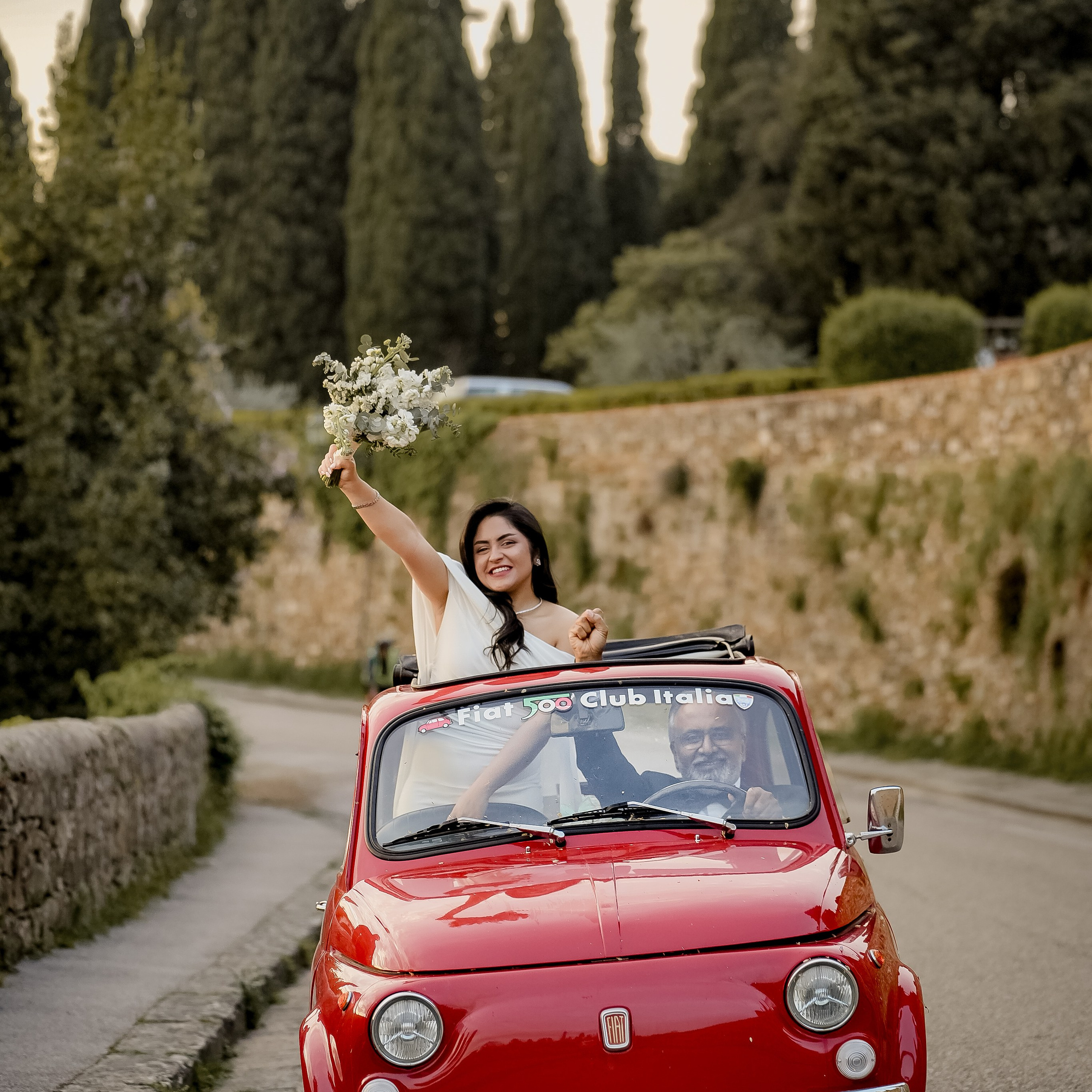 Photoshoot with Fiat 500 & Retro Cars. Wedding Photographer in Italy