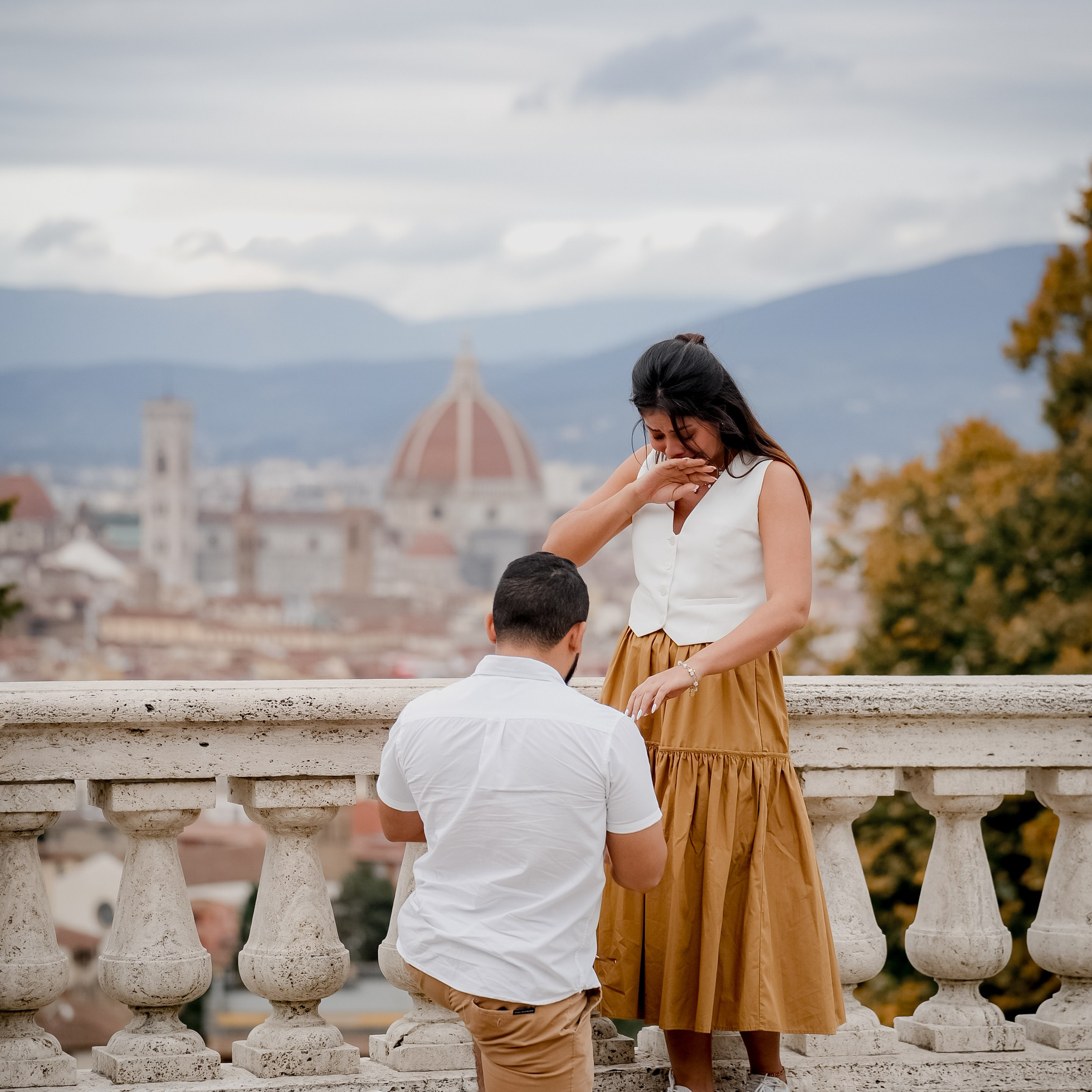 Classic Photoshoot Duomo & pz Michelangelo. Wedding Photographer in Italy