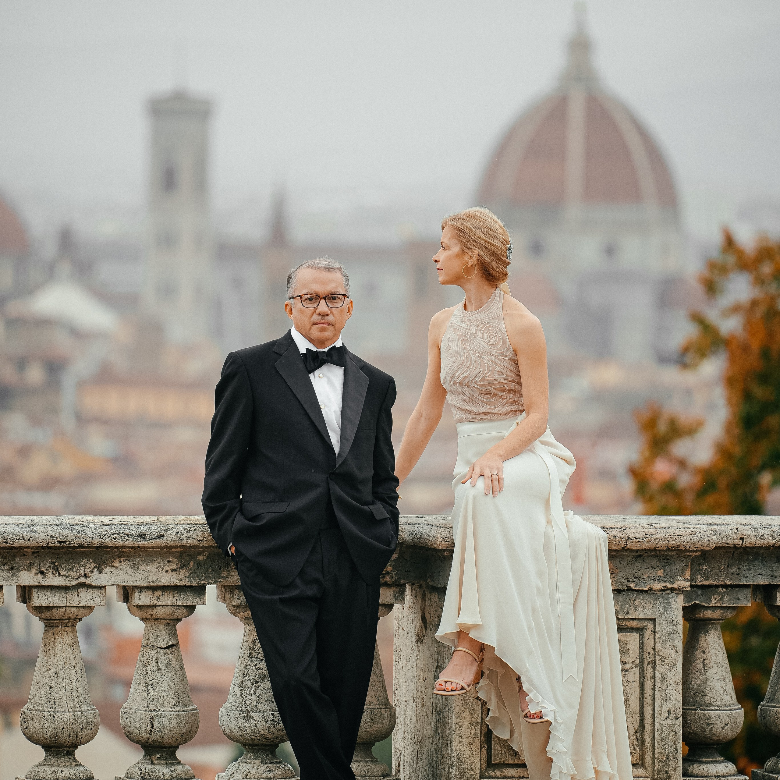 Classic Photoshoot Duomo & pz Michelangelo. Wedding Photographer in Italy