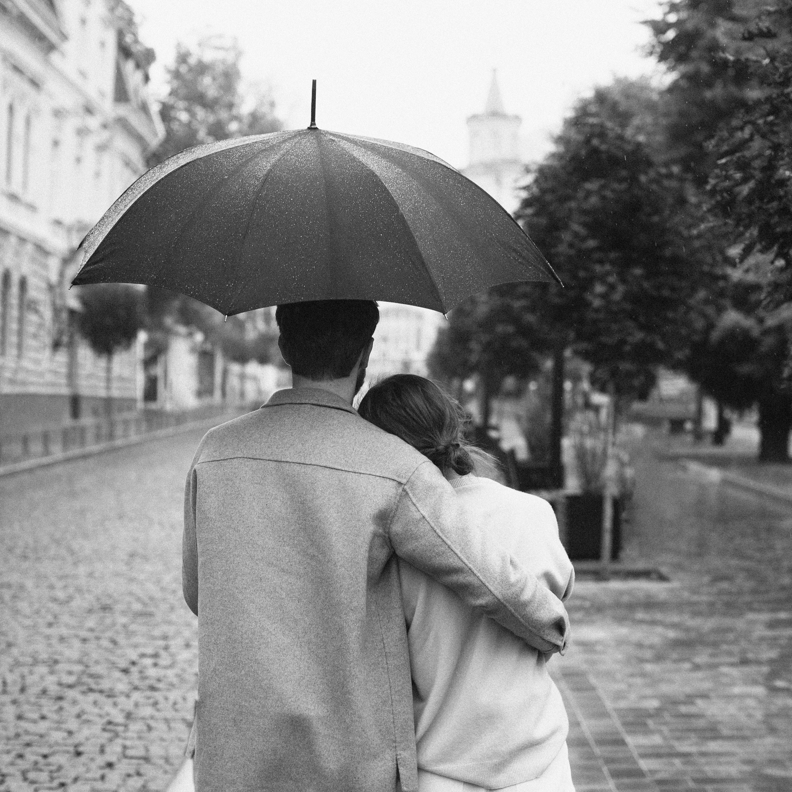 Creative piano photoshoot for couples. Alice Bell — Wedding photographer in New York