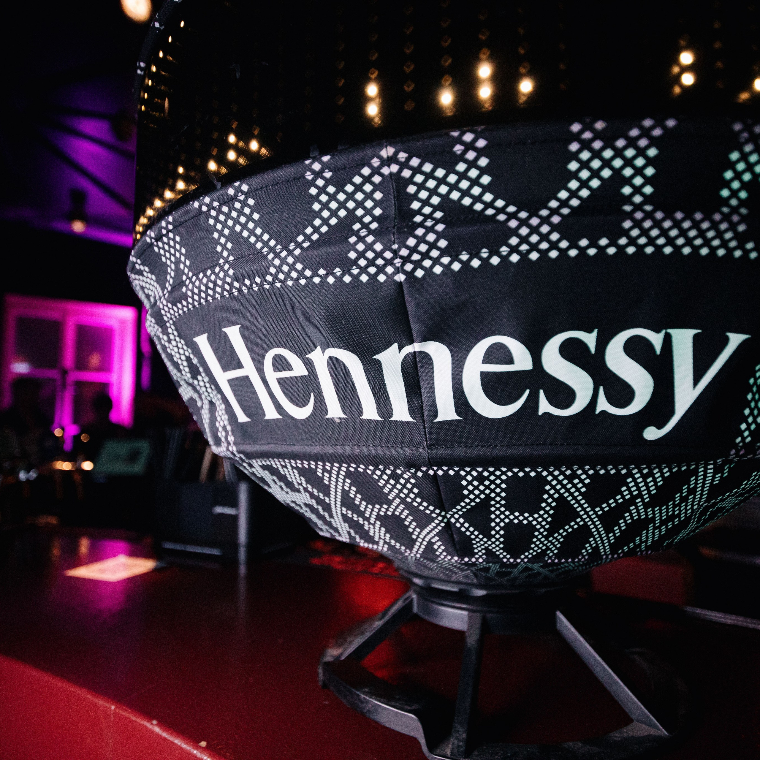 Atsauksmes. BELLOW US FOTOGRĀFS RĪGA