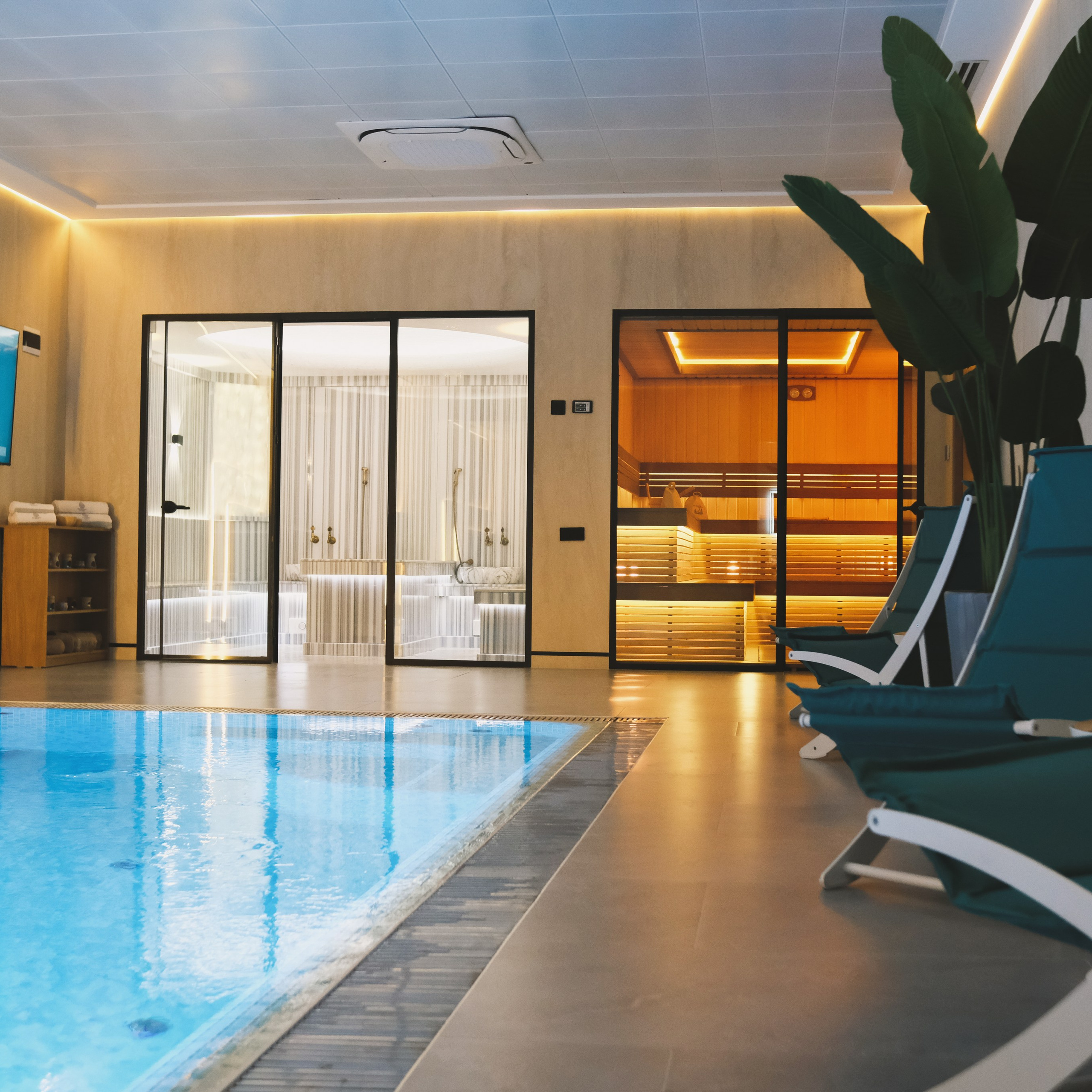 16×9 «Шестнадцать на Девять»