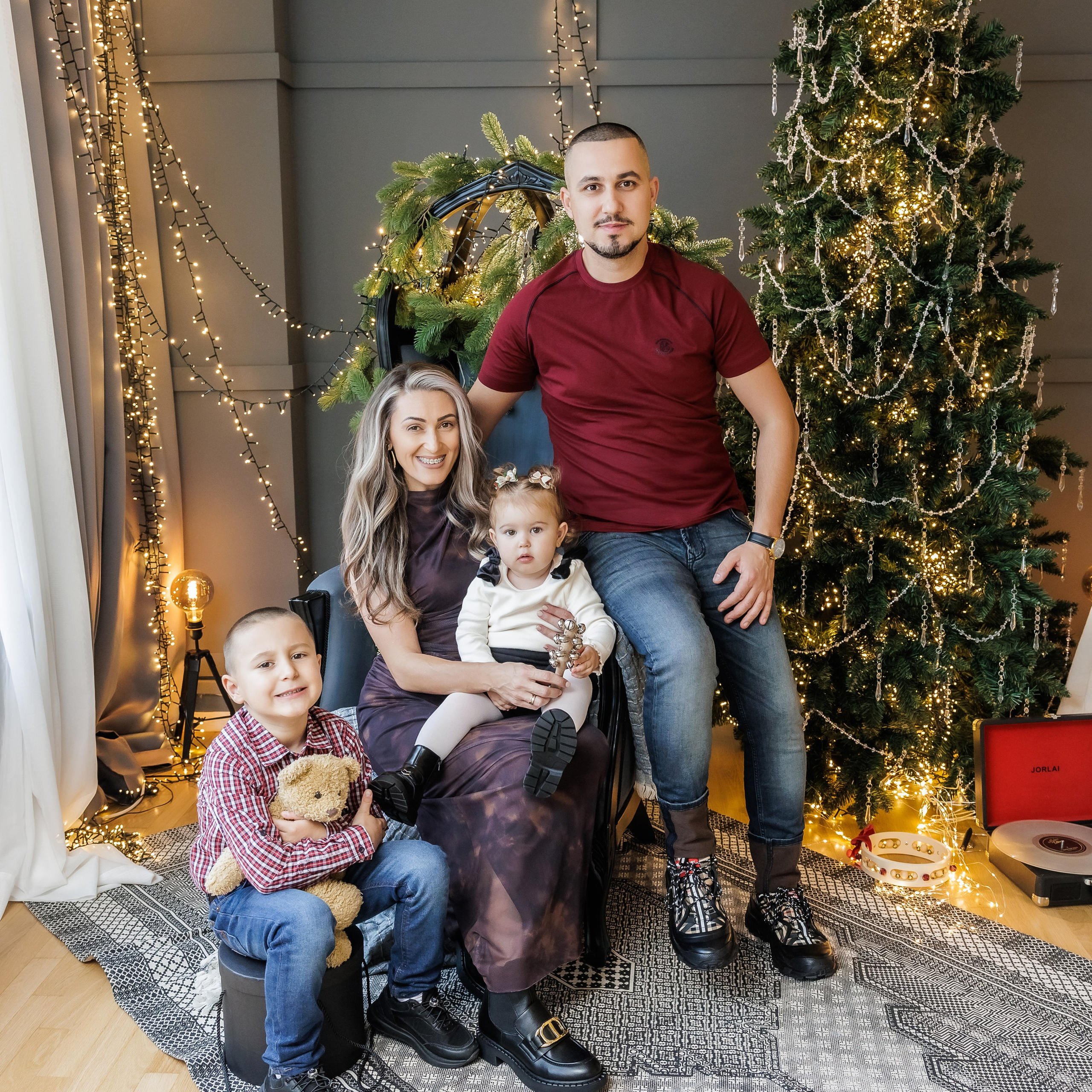 Коледно Насторение 2024