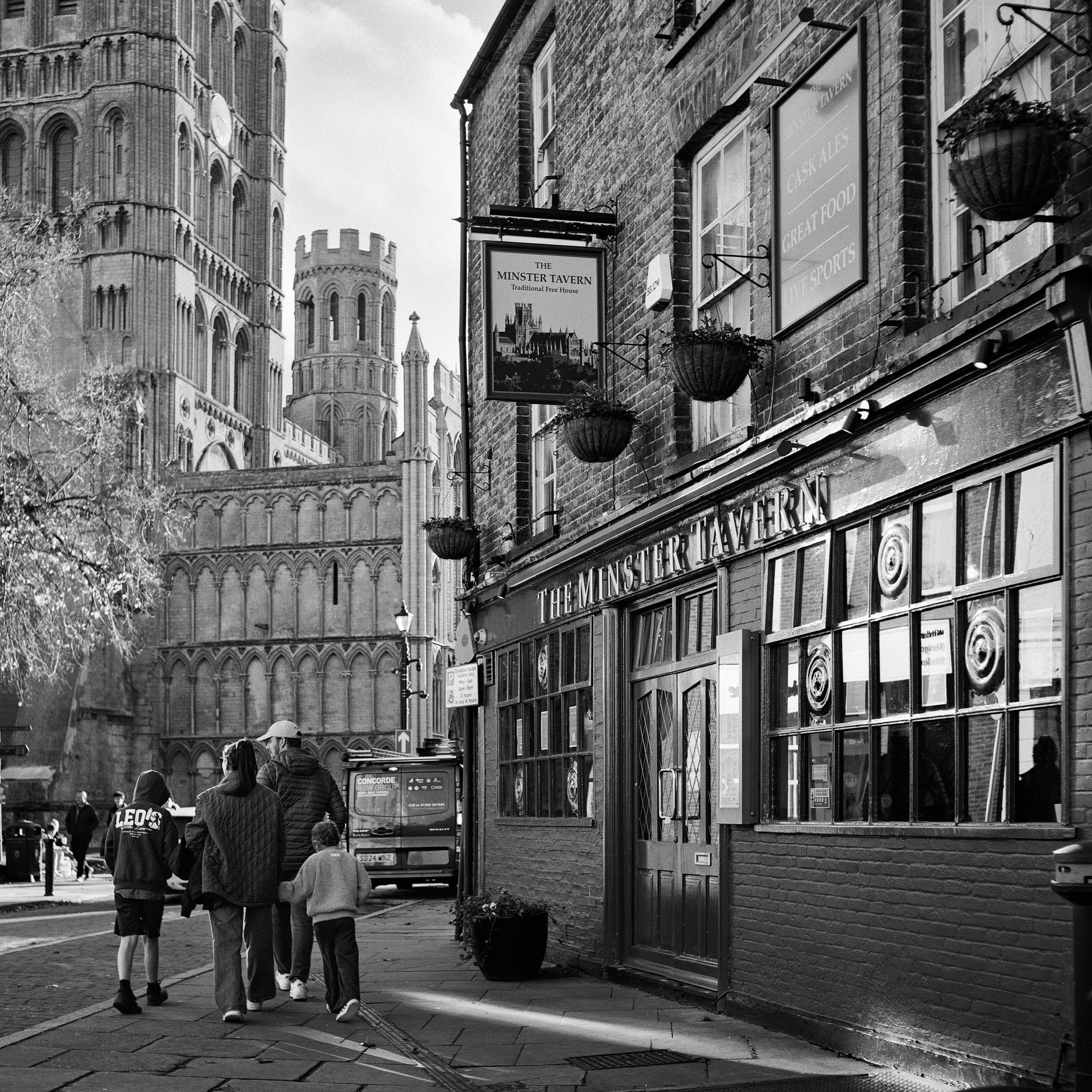 Rolleicord vs Rolleiflex: Choosing a Classic TLR. Hedley Wright Photography | East Anglia Sport, Street, Wildlife, Landscape & Astrophotography