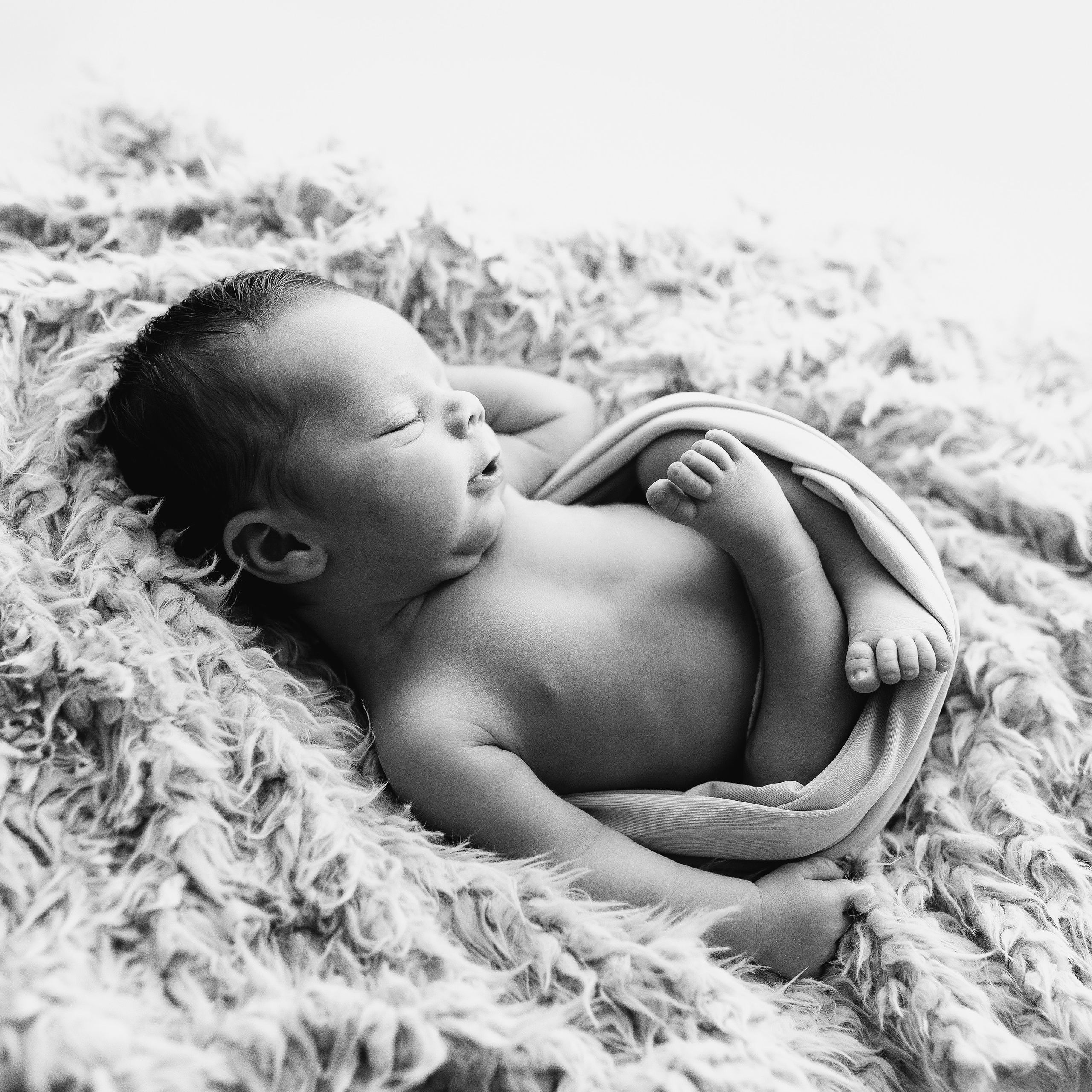 Επαγγελματική φωτογράφιση εγκυμοσύνης και νεογέννητου στη Ρόδο. Φωτογράφος νεογέννητων στη Ρόδο. Φωτογράφιση εγκυμοσύνης