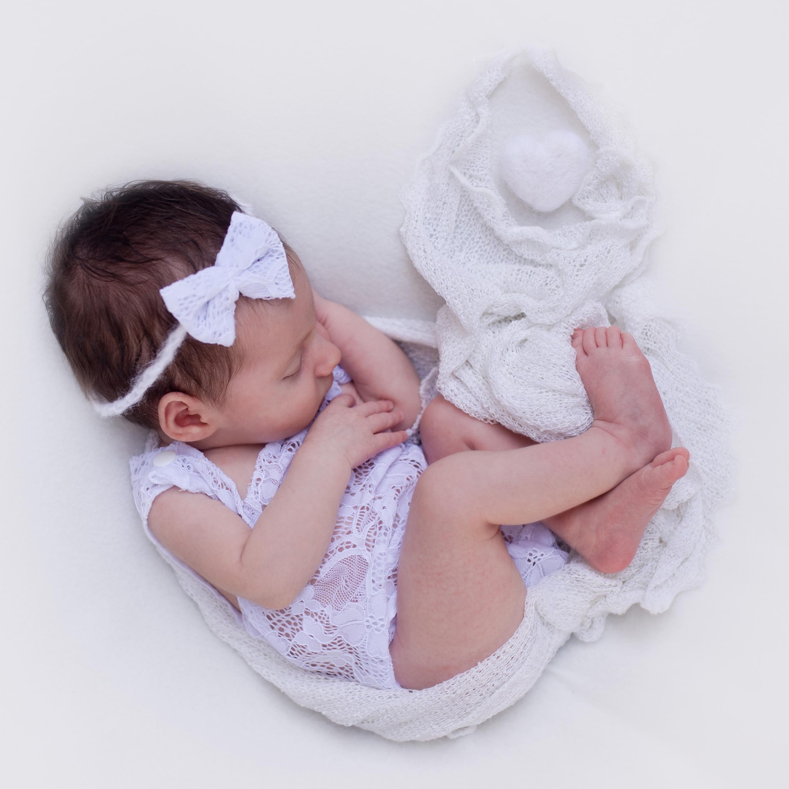 Επαγγελματική φωτογράφιση εγκυμοσύνης και νεογέννητου στη Ρόδο. Φωτογράφος νεογέννητων στη Ρόδο. Φωτογράφιση εγκυμοσύνης