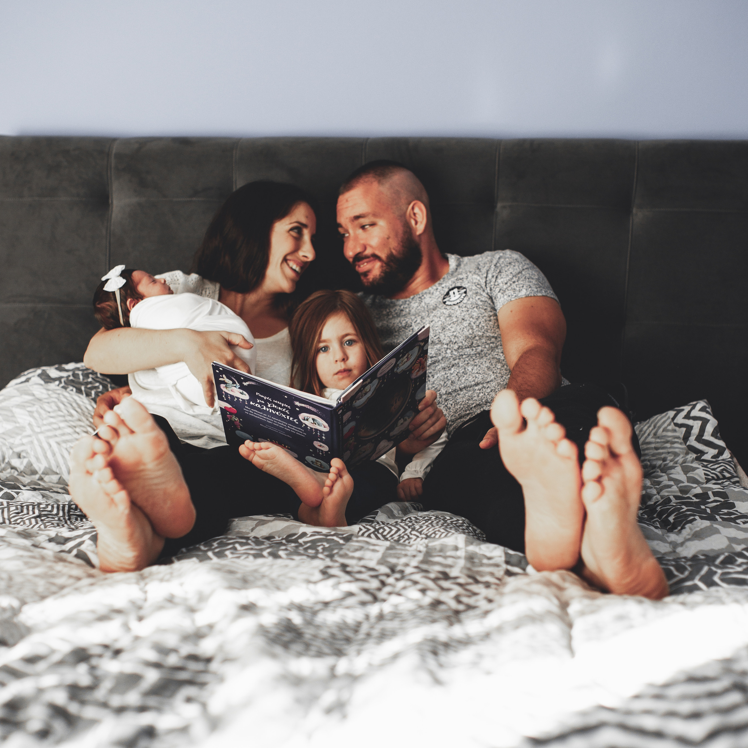 Επαγγελματική φωτογράφιση εγκυμοσύνης και νεογέννητου στη Ρόδο. Φωτογράφος νεογέννητων στη Ρόδο. Φωτογράφιση εγκυμοσύνης