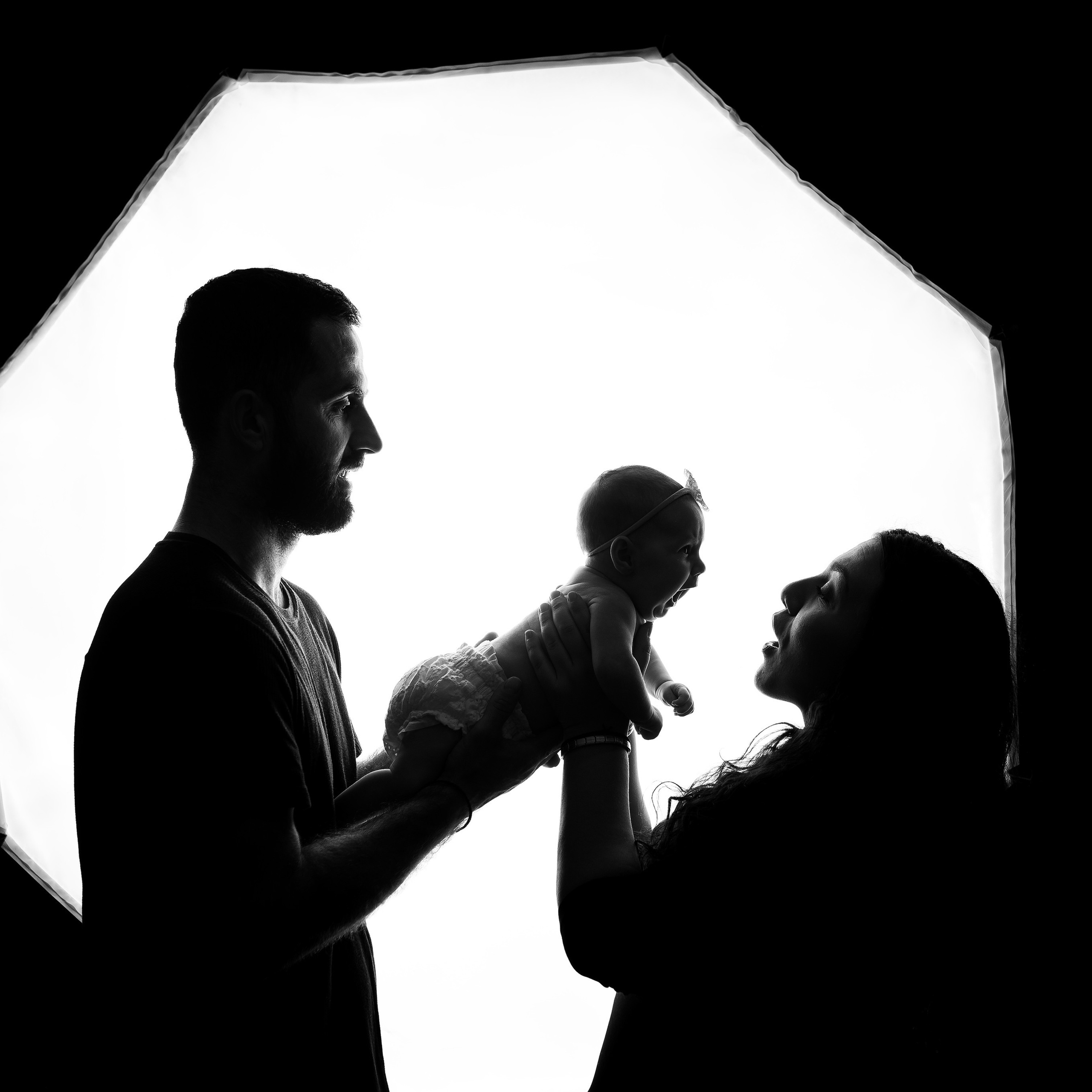 Επαγγελματική φωτογράφιση εγκυμοσύνης και νεογέννητου στη Ρόδο. Φωτογράφος νεογέννητων στη Ρόδο. Φωτογράφιση εγκυμοσύνης