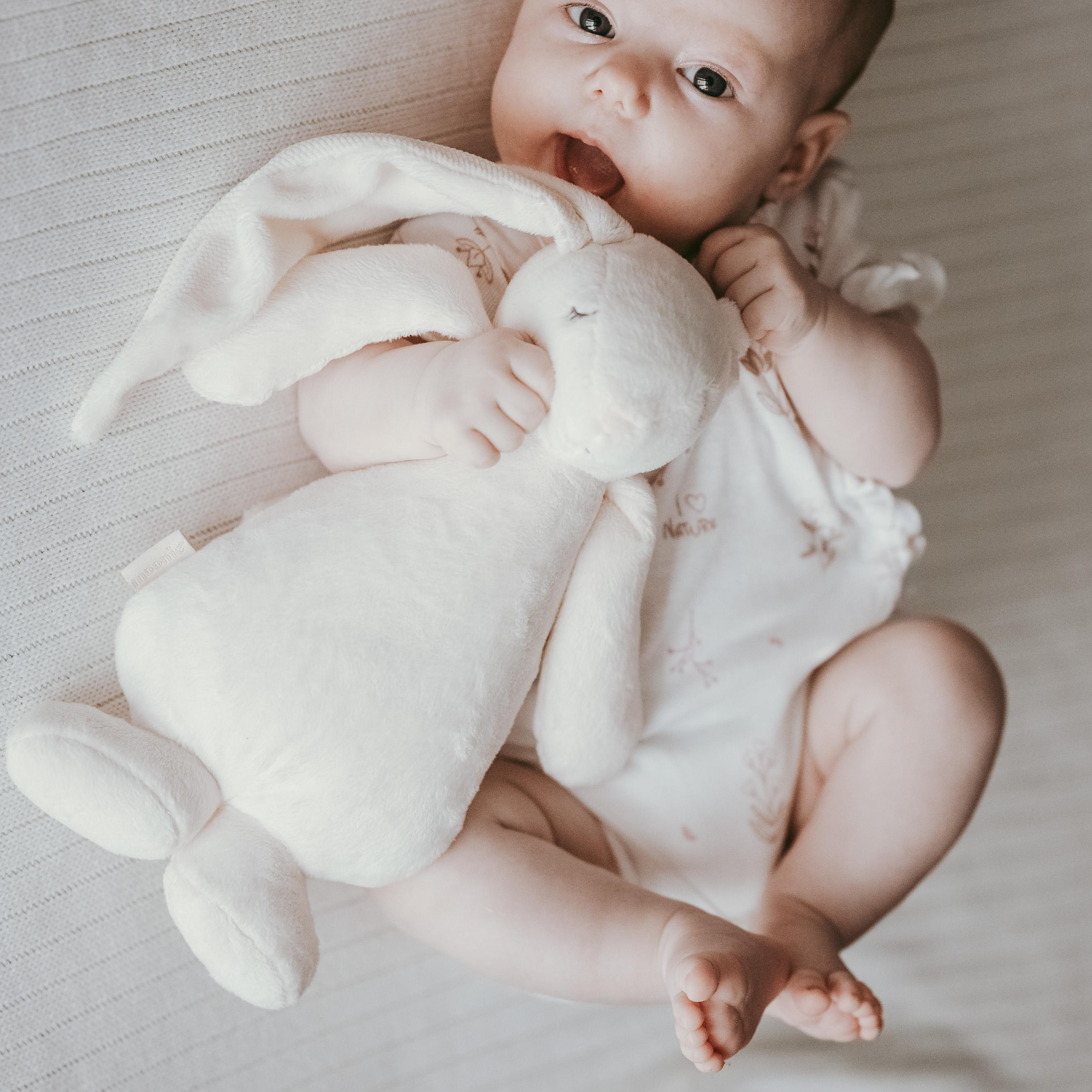 FOTOGRAFISANJE BEBA KOD KUCE. Deciji i porodicni fotograf u Beogradu Oksana Skendzic